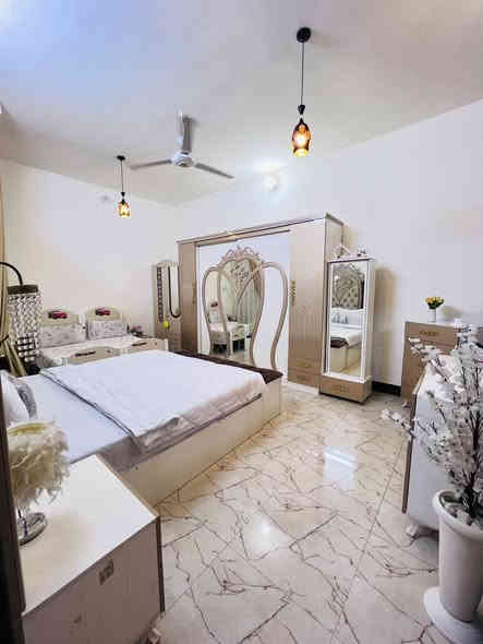 مشتمل للبيع مع الأثاث 
125م قرب جامع السلام منطقة ال16 حي الأمين 
طابقين جاهز ومرتب شارع 12
السعر المطلوب 125وبي مجال مع الأثاث بالكامل 
للاستفسار…***********
***********
