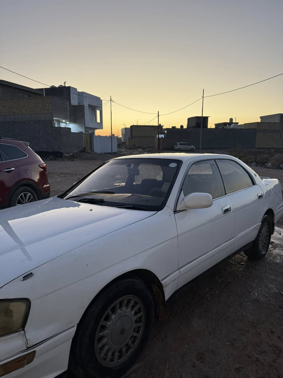 بطة ١٩٩٣ صبغ عام بيهة طخة بالجاملغ اليمنة وشخط ليورة سيارة نقصهة بس تبريد رايدهة ب٤٠
مكاني واسط 
***********
