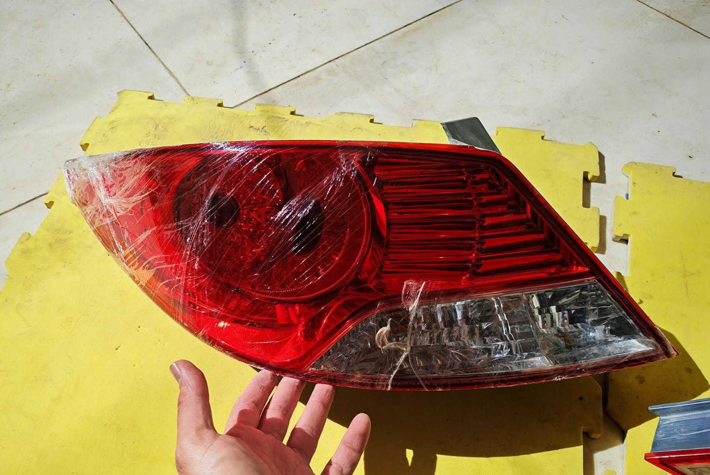 بك لايت اكسنت خليجي ٢٠١٥ تفصيخ
شغالات وع الفحص
الايمن مكسوره جامتة 
زوج ب١٠٠ الف وبيهن مجال


**إذا كنت صاحب هذا الإعلان وتريد حذفه لأي سبب، رجاءا أرسل رسالة إلى الدعم الفني**