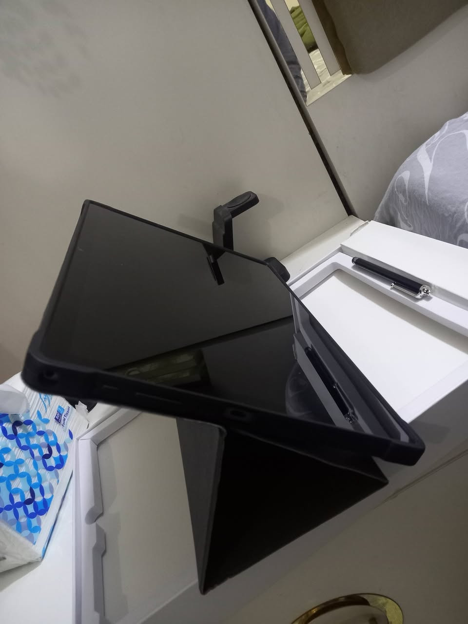 تابلت pc نوع flycoay اصلي جديد (امزون)
نظام اندرويد قياس 14 ....حجم لابتوب
فول موصفات
يعني تاخذ جهازين بجهاز واحد تاب ولابتوب
 ذاكرة 256 G 
معالج رام 24 G يعني فول العاب 
4 مخارج صوت اعلى من الابتوب
منفذ سيم كارت ...منفذ رام اضافي
٣ كامرات ... واحدة اماميه و ٢ خلفيه
الملحقات
حافظة. ... قلم .... سماعات... شاحنة
السعر 300 قفل  
العنوان .... بغداد ... 
***********
