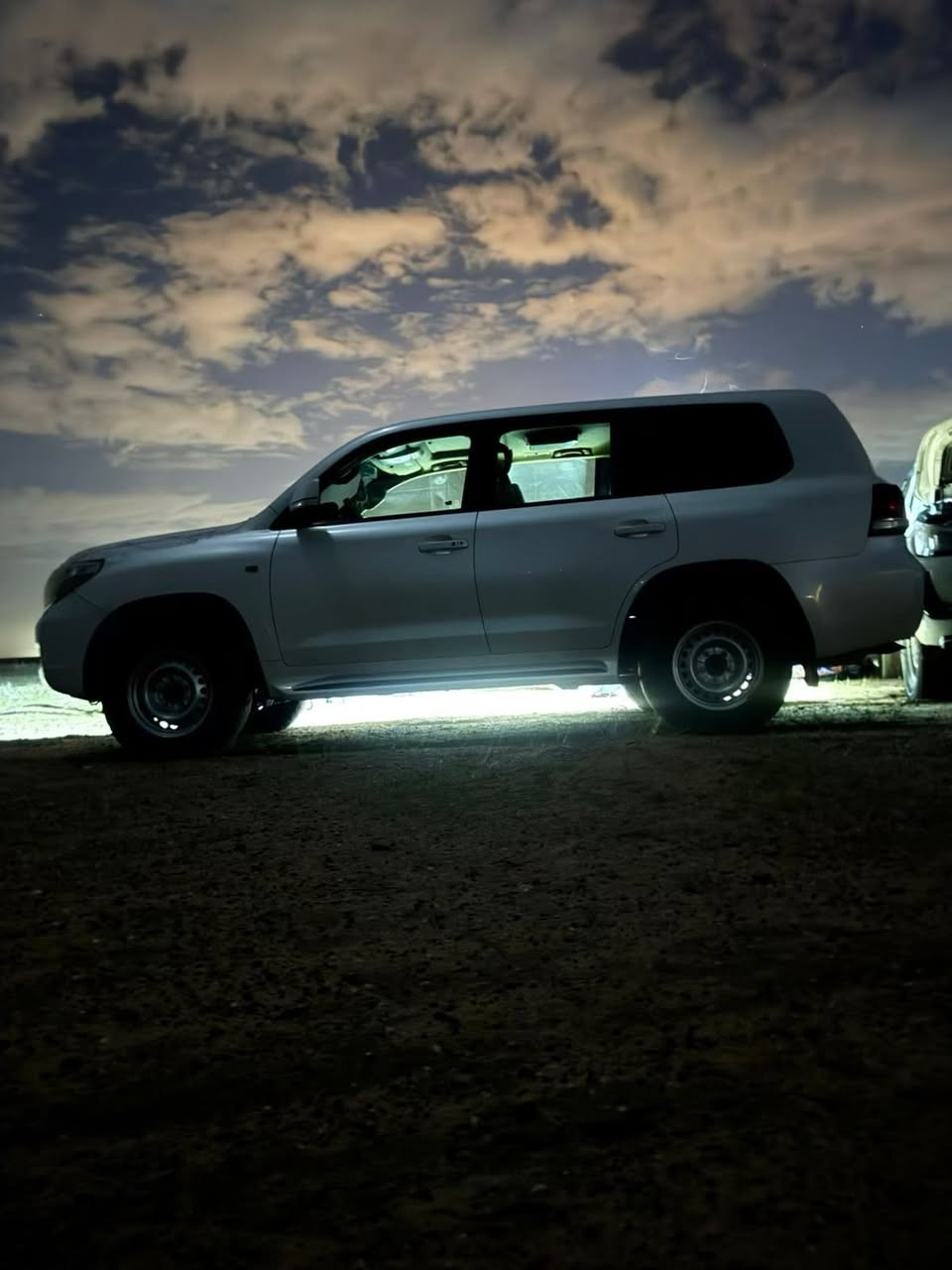 لاندكروز 2009 كير عادي 6 سلندر وارد عبد الطيف فول موصفات ( شاشه +بصمه + ترحيب + فتحه +.....هواي مواصفات ) السياره كفاله عامه من الشخط دواخل جديده بعدهي شركه السياره ***********
