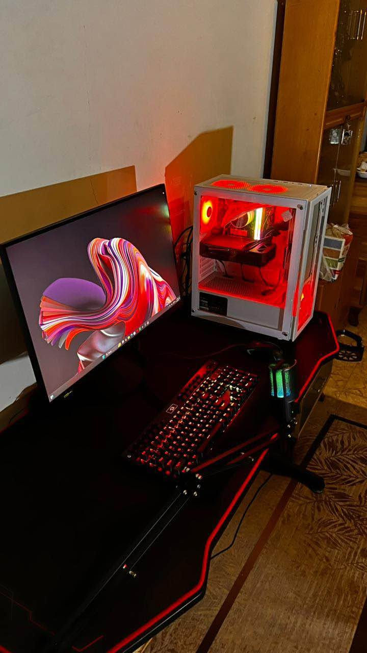 البيسي:
 RTX 4060 Ti
  i7 12700
 64GB RAM 
 1TB NVMe 
liquid cooling تبريد مائي

الملحقات:
 شاشة MSI 27
 مايك
 كيبورد
 ماوس
وUPS
 كرسي قيمنك
 ميز قيمنك

الجهاز حالة ممتازة جدًا، استعمال قليل كلش، والكراتين موجودة.

السعر: 2,150,000 دينار مع كامل الملحقات البصرة, العراق


**إذا كنت صاحب هذا الإعلان وتريد حذفه لأي سبب، رجاءا أرسل رسالة إلى الدعم الفني**