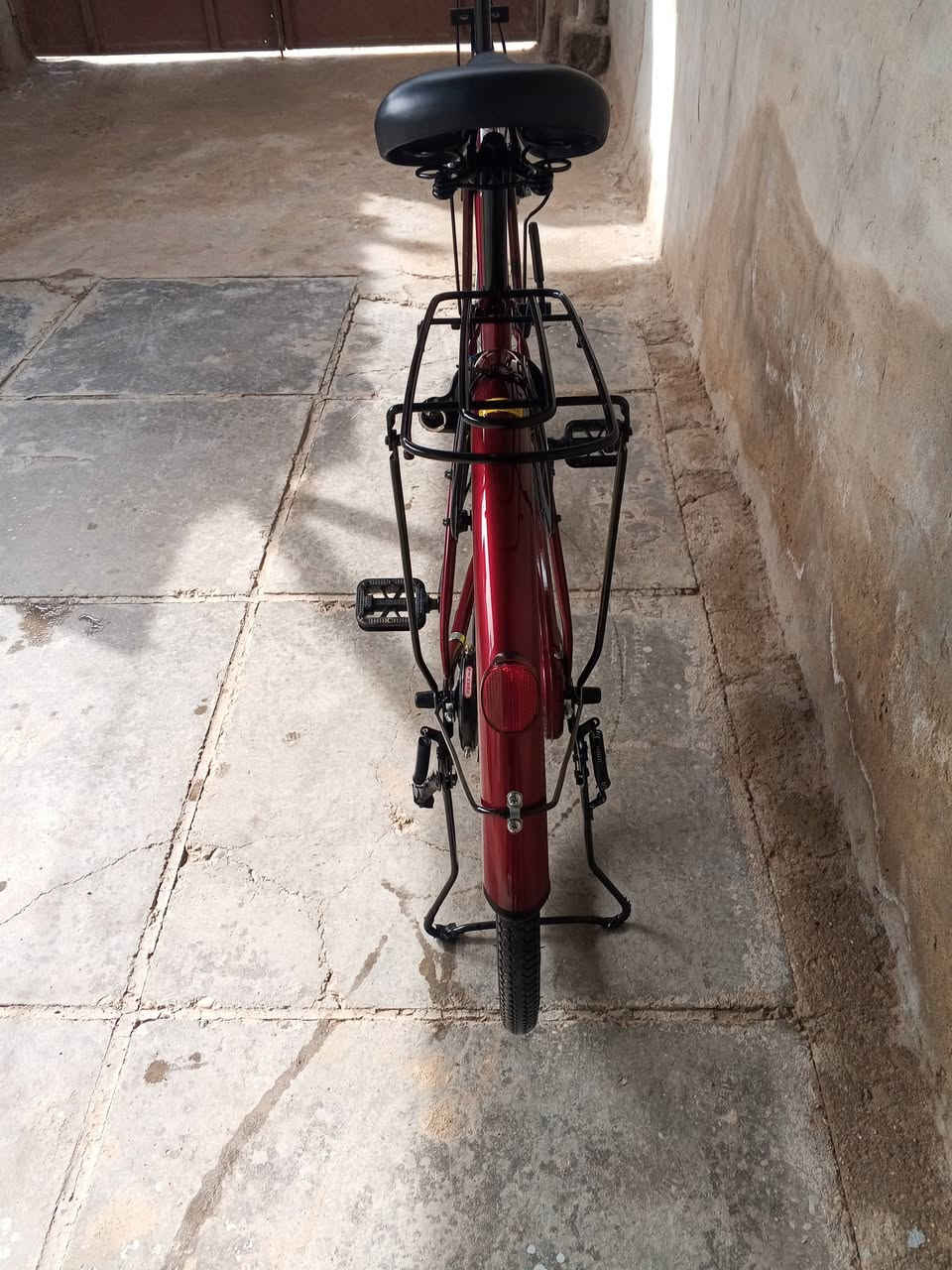 السلام عليكم بايسكل للبيع حجم 26 بايسكل جديد كفاله عامه مديل 2021 السعر 125 وبي مجال العنوان واسط النعمانيه 
رقم الهاتف 
***********
