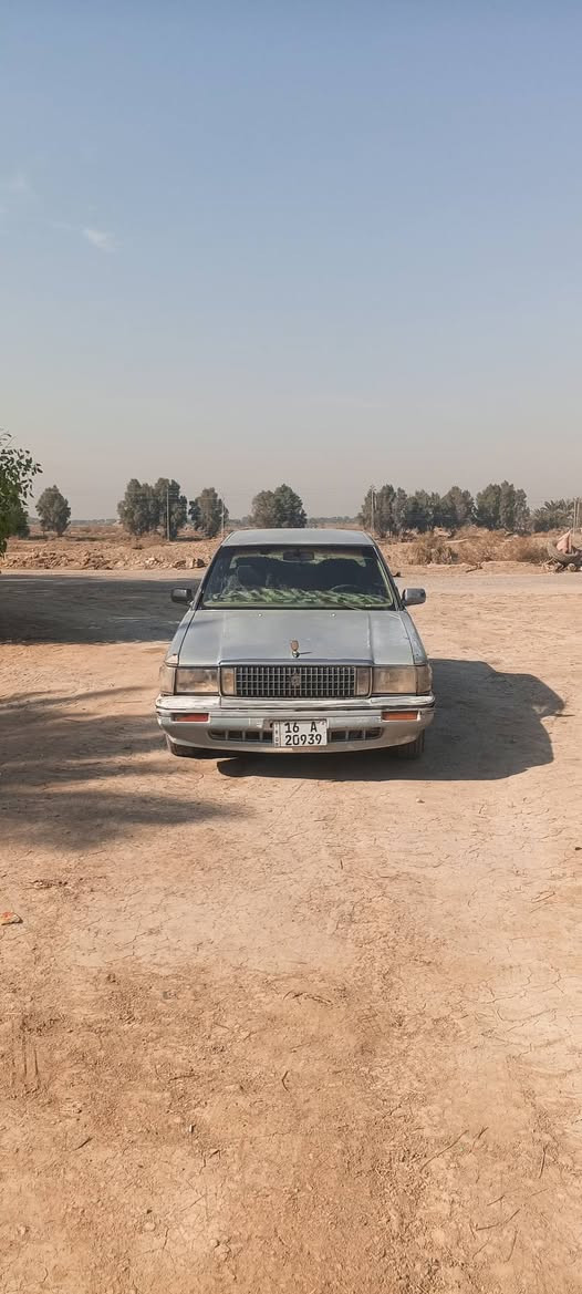 السلام عليكم
لبيع سيدان 89 محرك راس الثور كير جديد 
سنويه 2030 رقم الإنكليزي مكان الشاميه الديوانية 
السعر 30 وبيه مجال ***********
