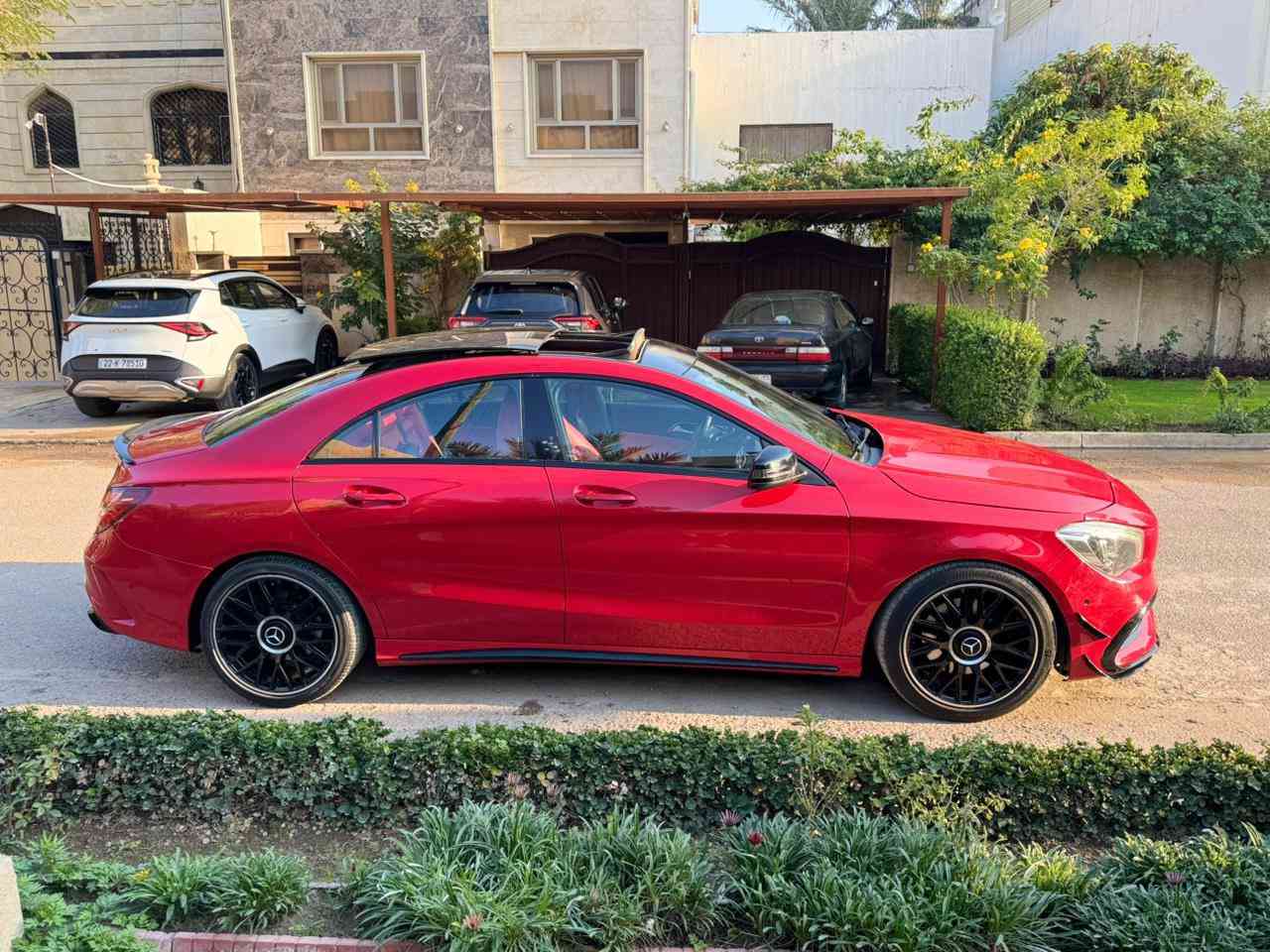 ⸻

🚘 Mercedes Benz CLA250 – موديل 2018

📍 بغداد – زيونة: 

علق  يصلك السعر خاص مباشرةً 💰

✨ المسافة المقطوعة: 77 ميل فقط
✨ وارد أمريكا – صبغ 3 قطع فقط (خشم البنيد + جاملغات أمامية)
✔️ تبديل للجمالية بسبب خدوش بسيطة
✔️ السيارة مكفولة كير ومكينة وبدون أي دواخل
✔️ ما بيها نقص برغي

⸻

⭐ المواصفات:
 • AMG Body Kit كامل
 • ويلات AMG حجم 18
 • داخلية AMG + دركة AMG
 • كشنات جلد أحمر سبورت AMG
 • فتحة بانوراما
 • تدفئة كشنات
 • شاشة كبيرة
 • شفتات ستيرن
 • ECO / Sport
 • إنارة داخلية متغيرة 16 لون
 • رادارات – ماوس – مواصفات كاملة ومعروفة

⸻

🔵 المحرك:
 • محرك 4 سلندر
 • 2000 تيربو تون
 • أداء ثابت واقتصادي

⸻

🔴 رقم بغداد – تحويل مباشر
موجود سونر ال يريد ستفسار.***********
