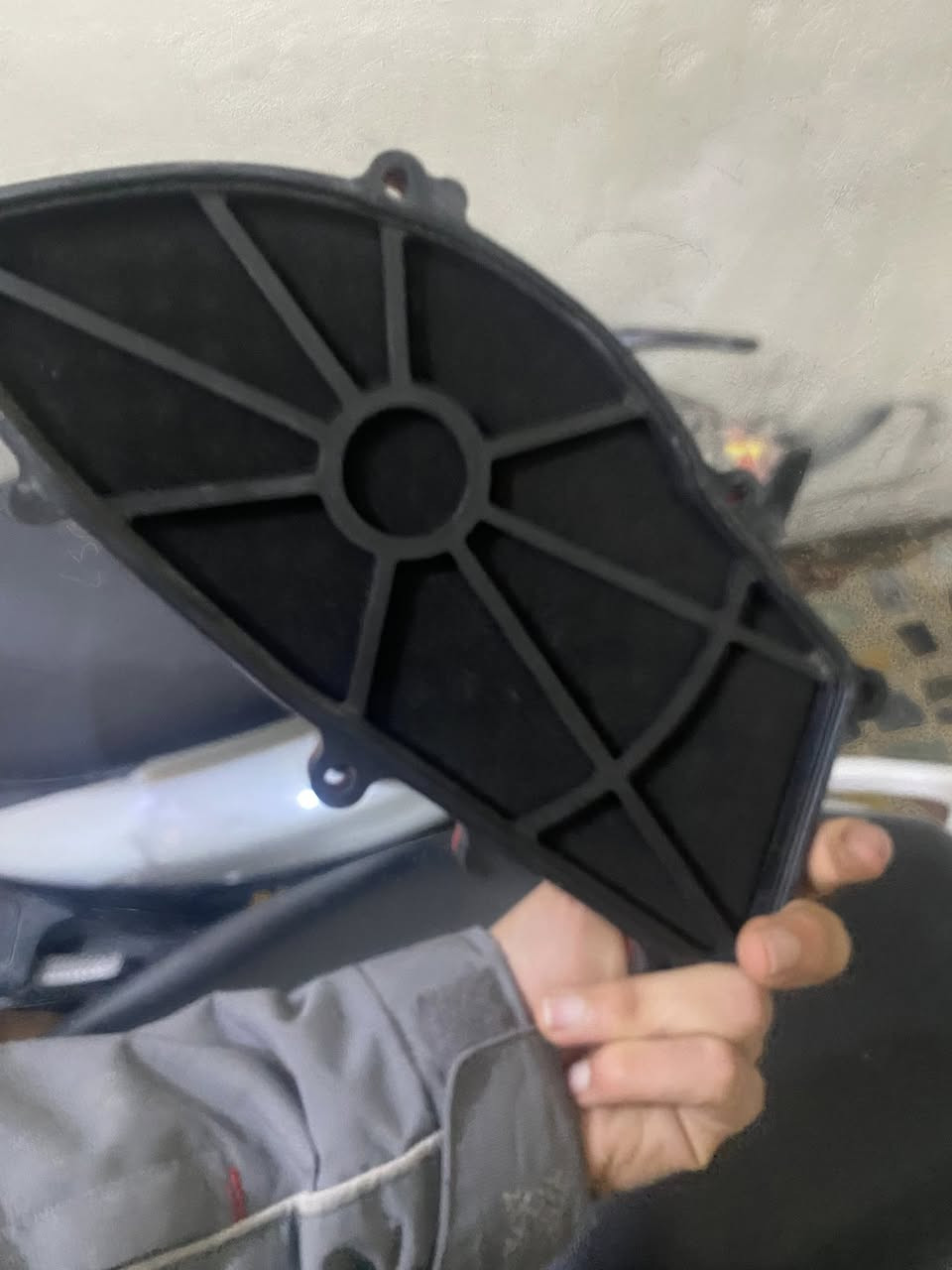 قطع تزويد اصليه ونضيفه كلشي وسعره   فلتر كوسو وذيل كامل اصلي وبصمه وملاقط
***********
حريه
