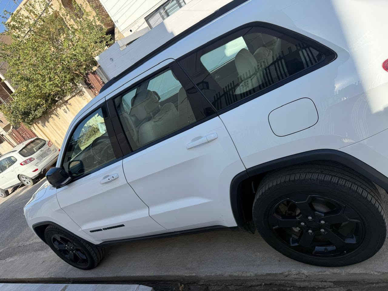 ⚜️Jeep Grand Cherokee⚜️

🔺️مۆدیل : 2019 ✔️

🔺️بۆیاغ : کلین ✔️

🔺️ماوەی ڕۆیشتن : 90,000 ✔️

🔺️فوول مواسەفات🔺️

⚫️بلاک تۆپ⚫️

💥شەریکە هاڕڵم💥

نرخ : 255$ 💵  

تێبینی//
سەیارەکە زۆر پاک و خاوێنە ، بێ کێشەیە ، تەنها قەپاغ مەکینەی کرایتەوە ، گێڕ مەکینە تەحویل وەکالە غەڕامە هەمووی بەشەرت بۆ زانیاری زیاتر پەیوەندی بکە.

ژمارەی تەلەفۆن : 
*********** أربيل, العراق
