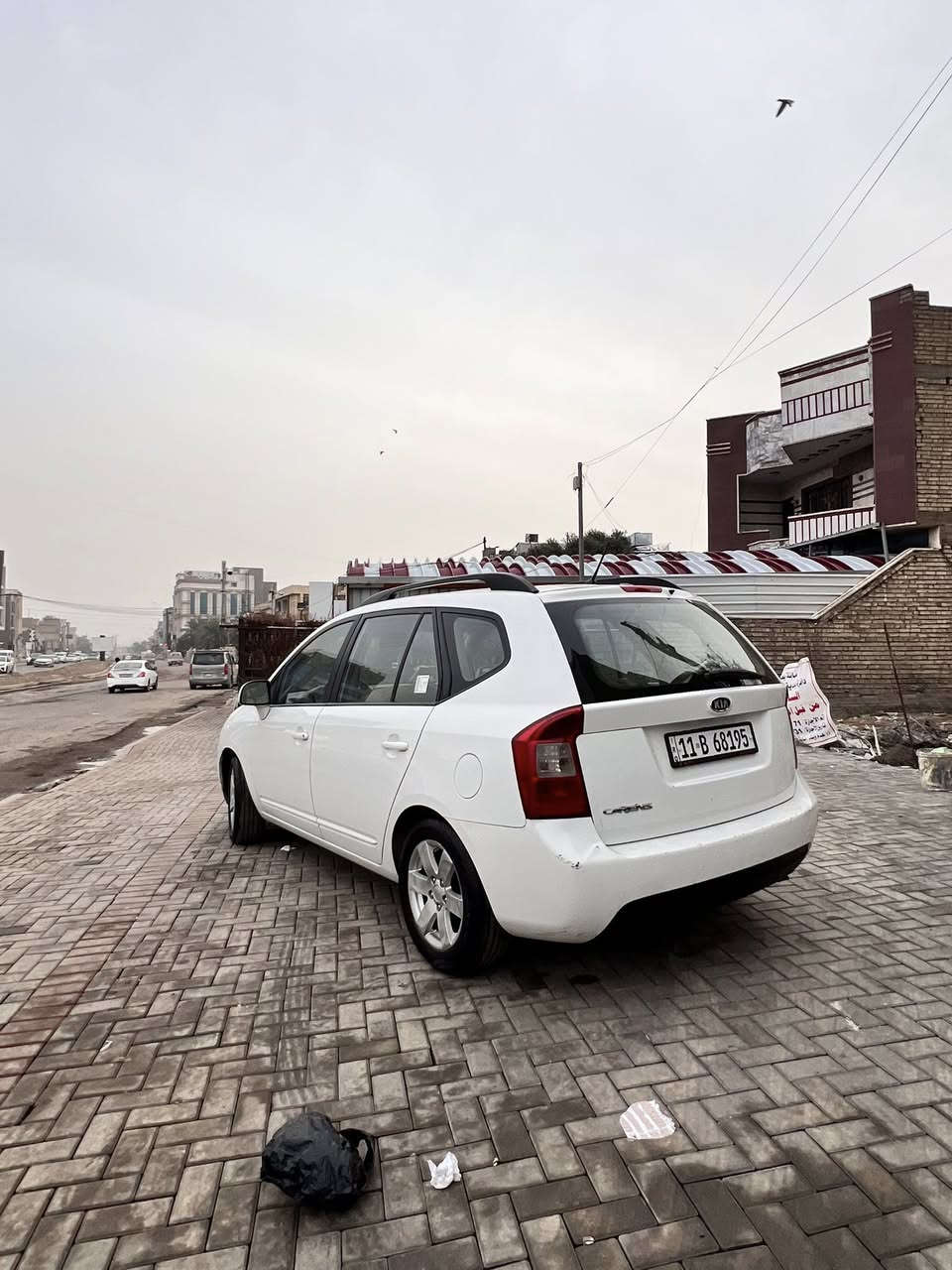 السلام عليكم
كيا كارنز 7 راكب

الموديل 2009 خليجيه مكفوله

بس صار بيه بل عراق بارد شويه بخشم البنيد 

وباب عكس السايق بيه شخوط 

سياره عوزه بس بوليش وتكعد تخبل 

سياره جانيه صارلي 10 سنين ومن البيت الدوام

ومحافض عليه وصيانه كله بل شركه ودهن اصلي 

وسياره خير من الله

محرك 2000 دوش

4 سلندر رقمها بغداد  بأسمي تحويل ثاني يوم سعرها 115 وبيها مجال *********** بي واتساب
