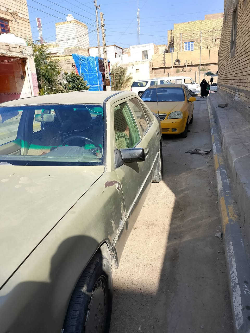 سلام عليكم اخوان سياره مارسدس دب للبيع السعر 22 قفل السياره مامكفوله بس محرك وكير شرط بيه 2500 جديد السنويه مفقوده وبيه بلاغ وعدنه وكاله عامه بيه وراعيه موجود ***********
