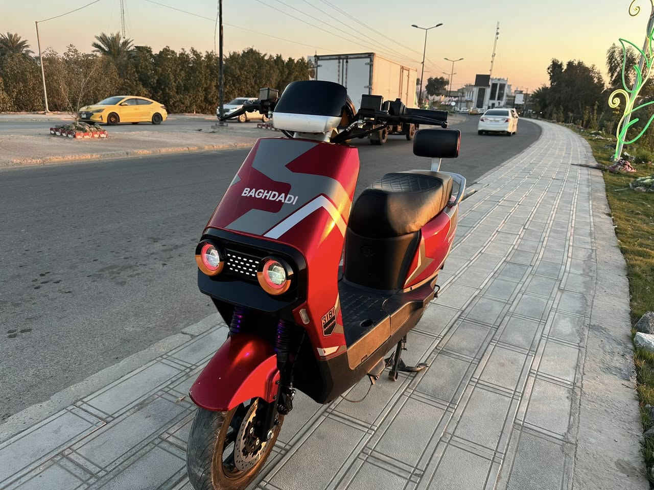 للبيع دراجه شحن نوع سكنس موديل ٢٥  نضام ٤ سرع
نضام R. رجوع للخلف 
لايت عالي +. ناصي. +سكن 
اشاير يمنه +    يسره.  +.  دبل اشاره 
بريكات دهن هايدروليك  خلفي + امامي 
السعر ٤٥٠ وبيه مجال  
العنوان ابو غريب الزيتون  
الهاتف.  ***********
واتساب.  ***********
