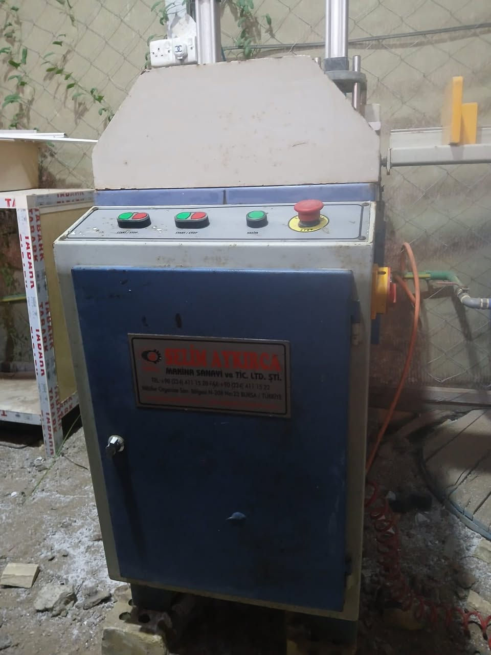 معمل ألمنيوم كامل للبيع

0773 369 3980
