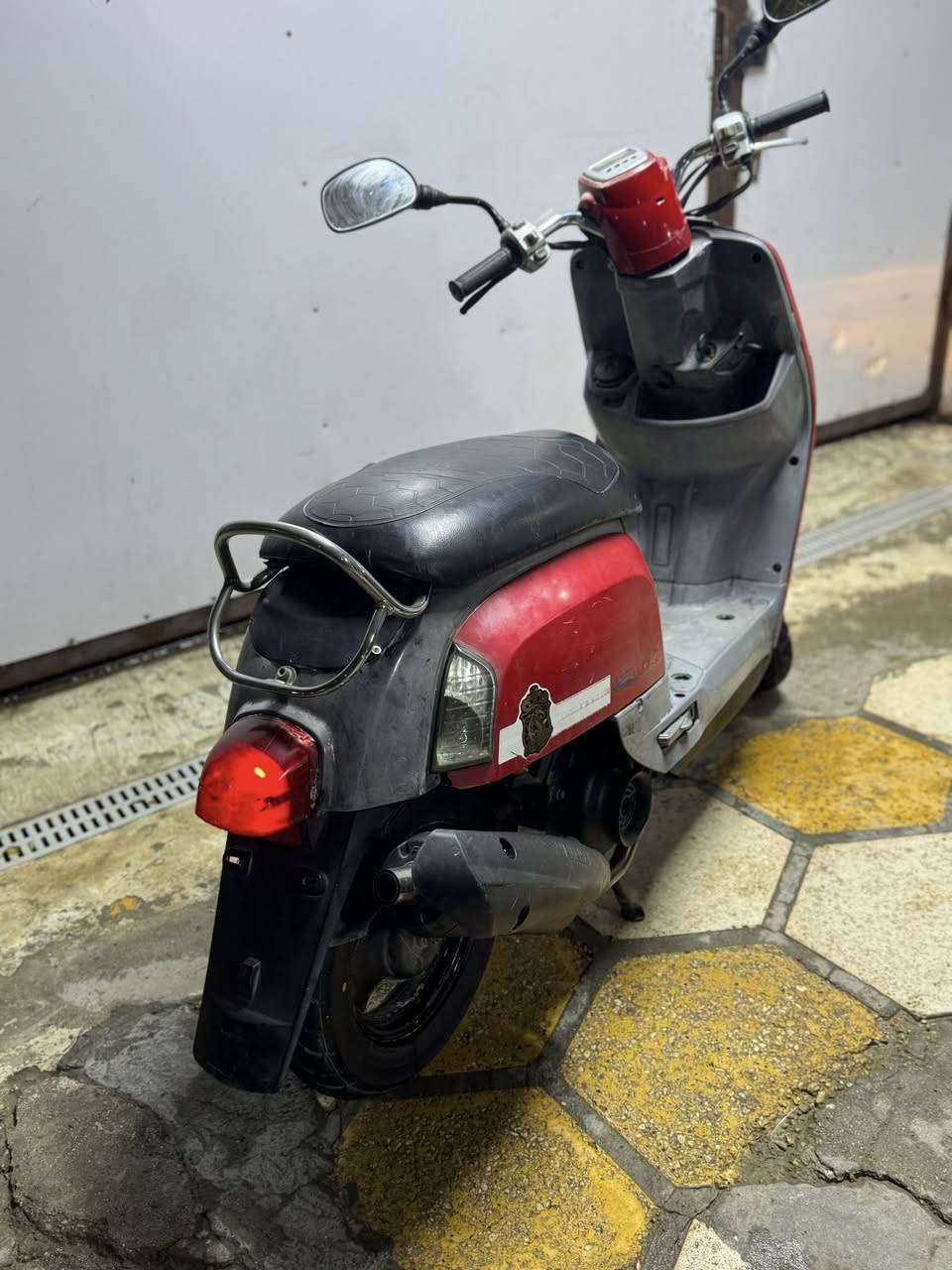 للبيع
دراجه بوليس نوزل نكره سلف كفرات مختمه مامفتوحة جاهزه مذب عليها فلس صالنصه رياضي طلقات سلف رياضي كهربائيات كلها شغالة ومزلك فيديو بالمنشور سعرها 650 الف وبيها مجال قليل مكاني طويريج للاستتفسار ‭0772 167 1373‬ واتساب او خاص
