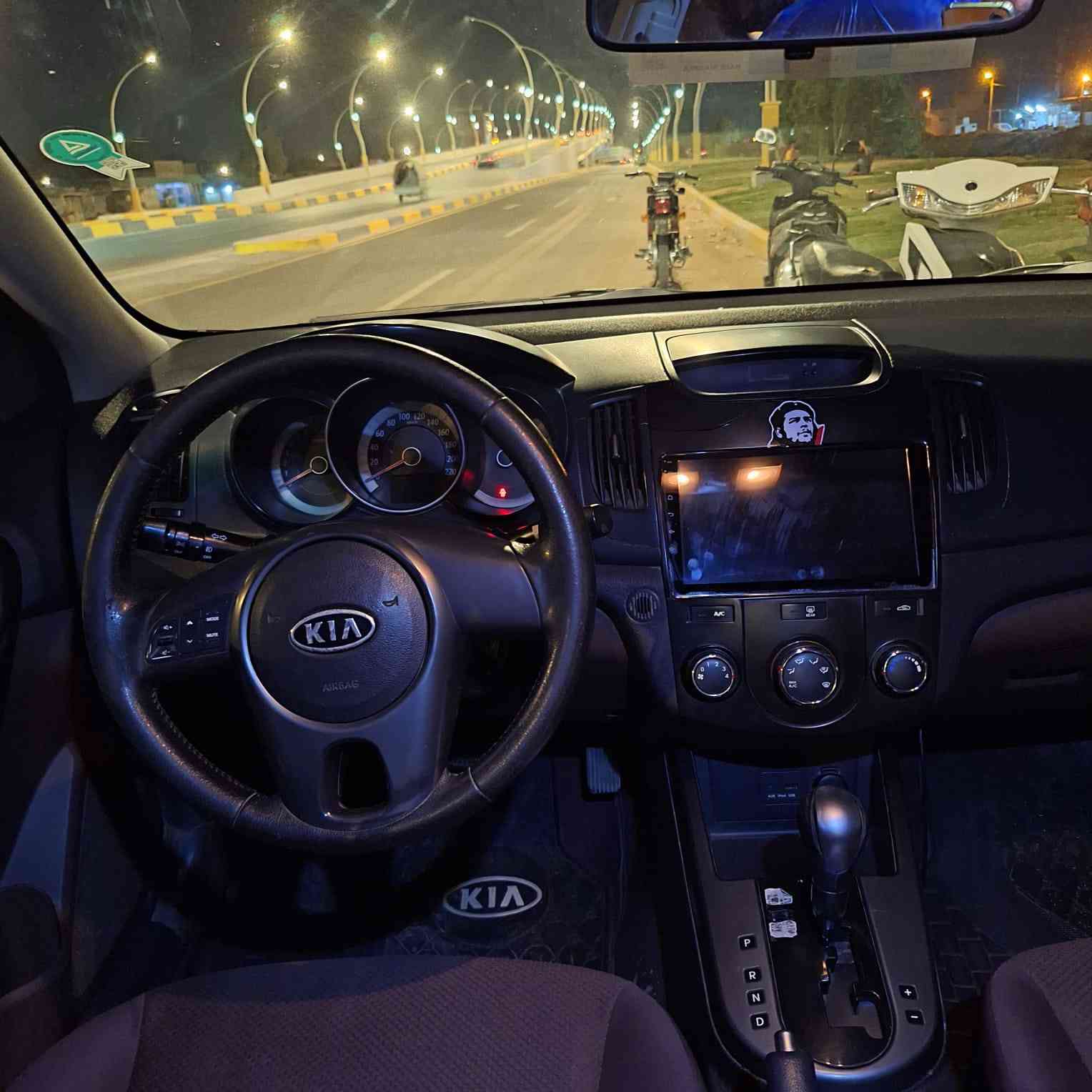 السلام عليكم سيراتو مديل 2010 للبيع مكفوله وسياره حلوه ونضيفه مكينه كير حداديه كله خير من الله وهاذه رقم صاحبهة ***********
اخوان اني مكلف بالنشر خابر صاحبهة وبيك خير ودلل
