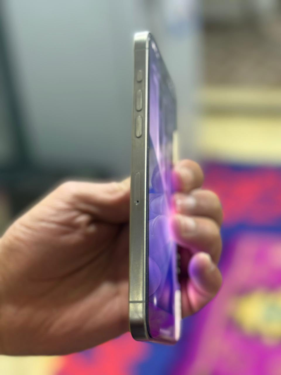 ايفون 15برو ماكس
نسخة الشرق الاوسط 
بطارية 90
جهاز نضافة ١٠٠/١٠٠
كارتونه موجودة مع كيبل الاصلي 
وترو برف وين معجبك تفحص شرط مع كارت الضمان 
السعر /مليون و١٠٠
مكاني نجف تواصل خاص 
الرقم ***********
