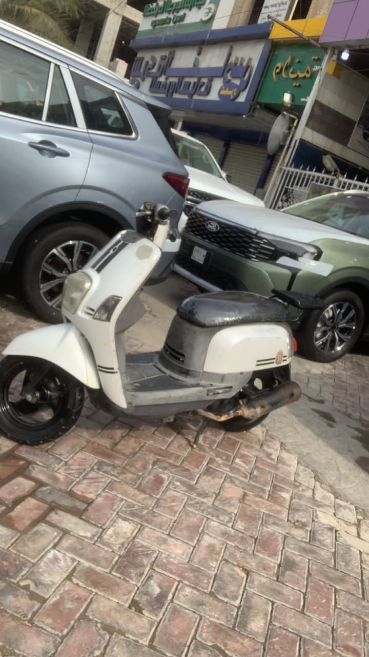 بوليس كابريتر بلاديه مامفتوحه كامله مختمه ختم واحد كفرات اصليه دراجه حلوه وخرسه  نقصه باتري وتنضف كابريتر اشاير كهربائياته شغاله سعره ٦٥٠ بيه مجال او مراوس منغولي ***********
