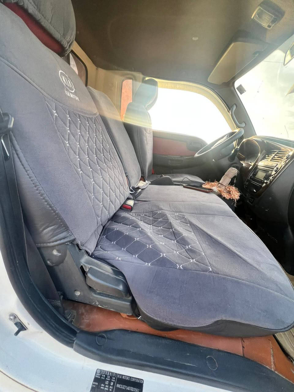 السلام عليكم كيه موديل 2013 بدون ضباره انطيك بيها شرط محرك صدر كير السياره جديده مابيها غطرت صبغ شوفت عينك المكان تكريت يرهم بيع او مراوس وتستلم بيها حصت كاز سعرها 77 وبيها مجال حك الجيه ***********
