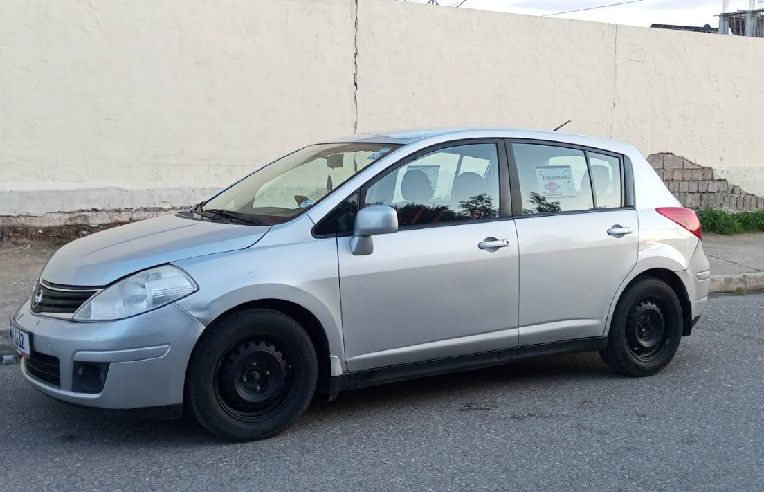 نيسان فيرسا موديل 2011 رقم نينوى الجديد السعر 70$ وبيها مجال بسيط (*********** واتساب) *********** ----- بصمة تشغيل + تشغيل عن بعد بيها اربع قطع صبغ أني انطيك احزام
