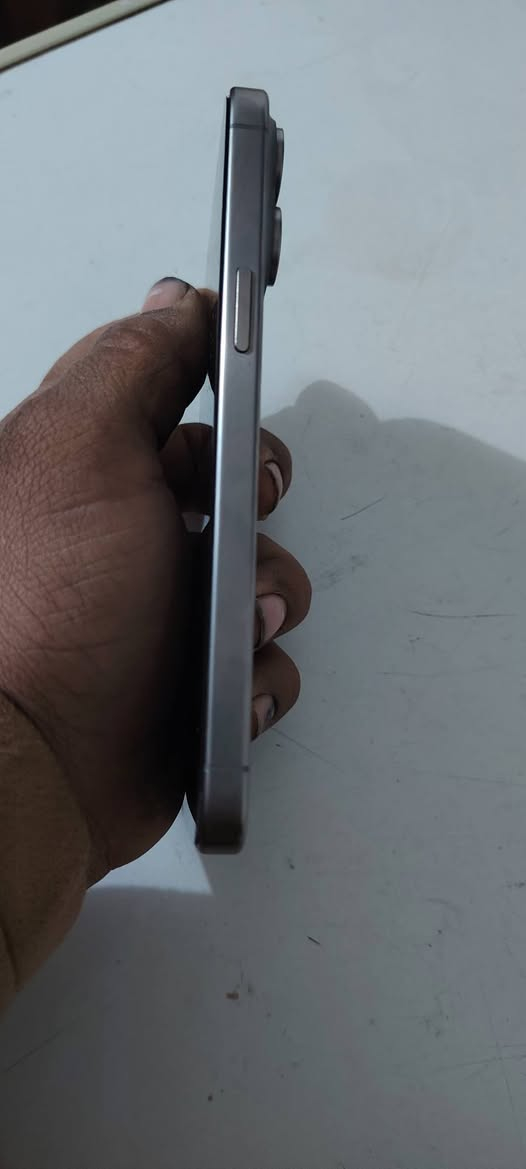 السلام عليكم
ايفوان 15 برو ماكس 
بطاريه 86
ذاكره 256
نموذج.  M. شرق اوسط
كفاله. لون تيتانيوم.    شريحه. وحده.
 عنوان الديوانيه *********** وتساب
السعر مليون و 50 وبي مجال بصيط
