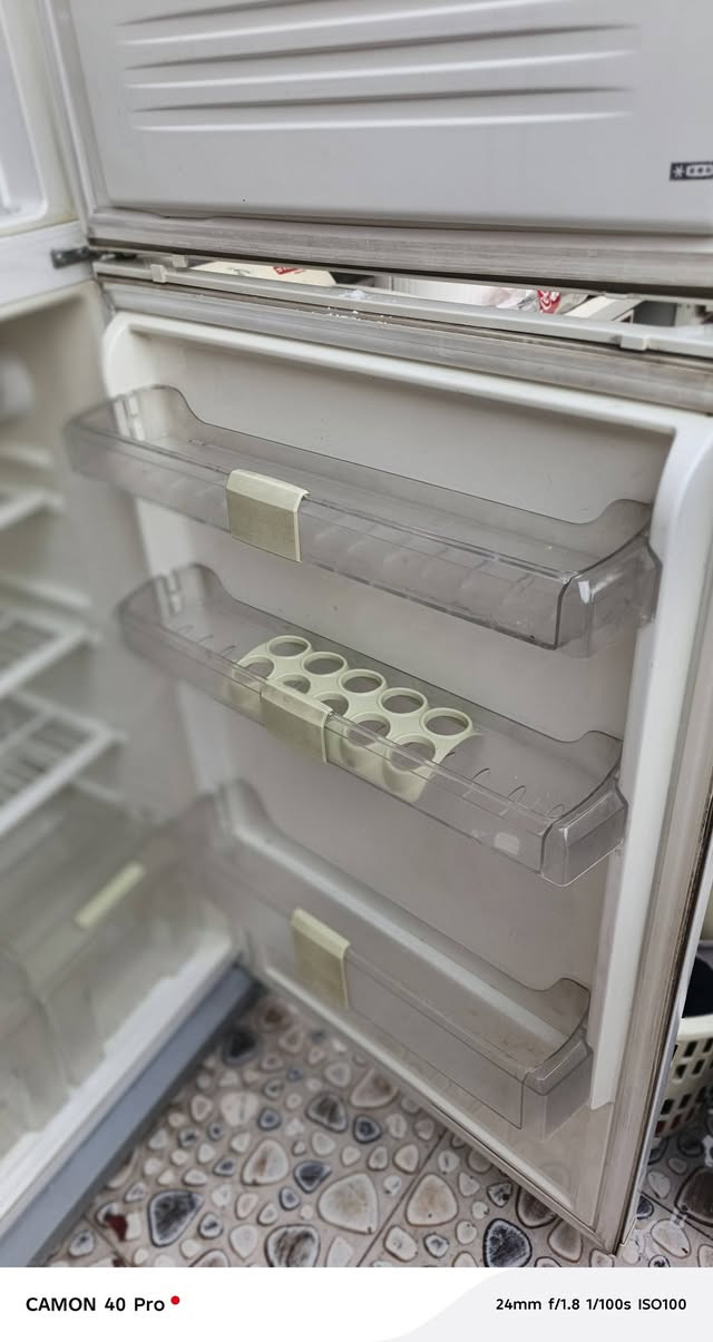 ثلاجه حجم كبير شغاله كل عيب ما بيها شرط سعرها 150 وبيها مجال


**إذا كنت صاحب هذا الإعلان وتريد حذفه لأي سبب، رجاءا أرسل رسالة إلى الدعم الفني**