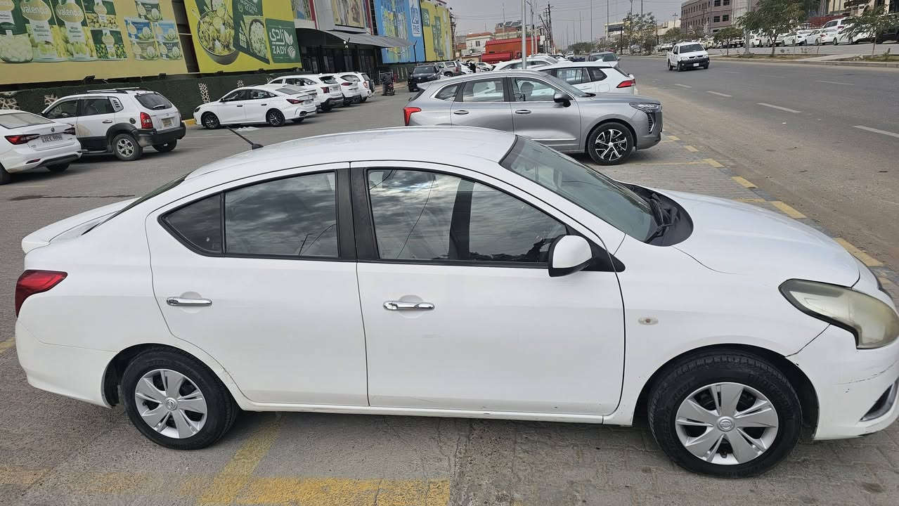 السلام عليكم
نيسان صني هندي موديل 2018
رقم اربيل شركة فيصل عزيز
ماشيه 190 الف كيلو 
مواصفاتها معروفة لكن اكثر ما يميزها صرفها القليل و الممتاز للبانزين وتبريدها الثلج 
بيها بوارد والباب بيه ضربة ما معدلة 
وضربة معدلة بارد بالجنطة
السيارة ع ايدي مداريها دهن زين وبانزين محسن  
السعر 100 وبيه مجال
مكاني النجف
تفاصيل اكثر واتس (***********)
