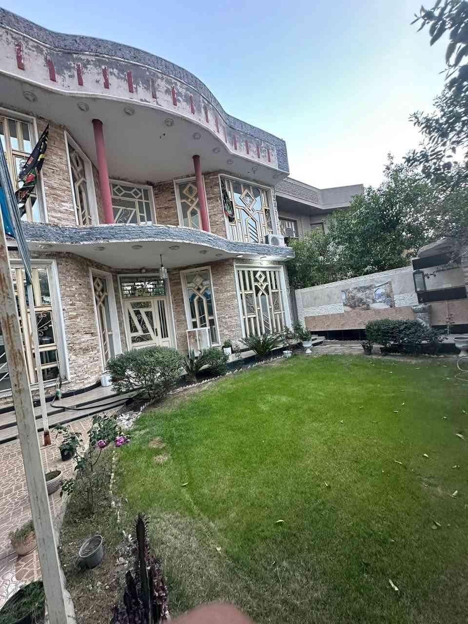 دار سكن طابو صرف في ( حي الزيتون )
بجانب بيت ( ظاهر عبد الرضا عطب)+( عصام زليزل )

مساحة ٣٠٠ م - شارع بعرض ١٢ م - ماء - كهرباء 
بناء طابوق جمهوري - سقف صب كونكريت 
أساس رفت -  ( أرضية مرمر ) - ( طابقين )
( ٣ غرف نوم ) - صحيات طابق ٢ + داخلية + خارجية

( تحويل مباشر )

للاستفسار مراجعة مكتب ( غيدان ) للعقار  
واسط - الزبيدية - مقابيل حي ( الصناعي )  
***********  
*********** محمد سيد غازي
