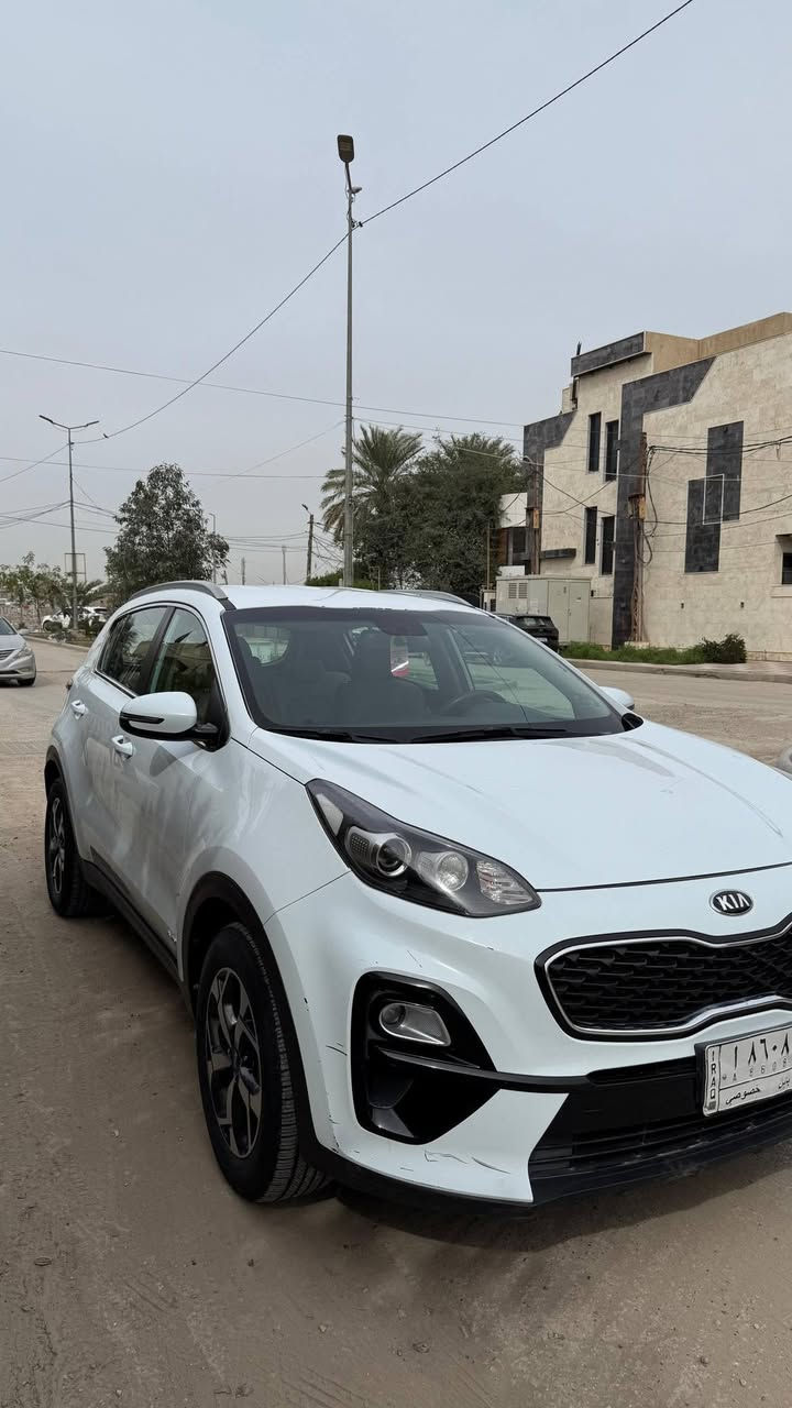 سلام عليكم سبورتج موديل 19 خليجيه مكفوله 
محرك2400GDi 
سياره بيه تنقيص مي سعر 180
***********
