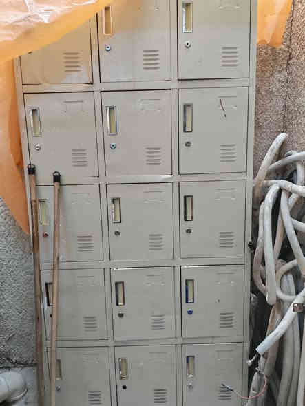 سرير أطفال جديد استخدام قليل 2 ب50 الف للبيع ولوكر ب50 الف مكاني حي الجهاد ***********
