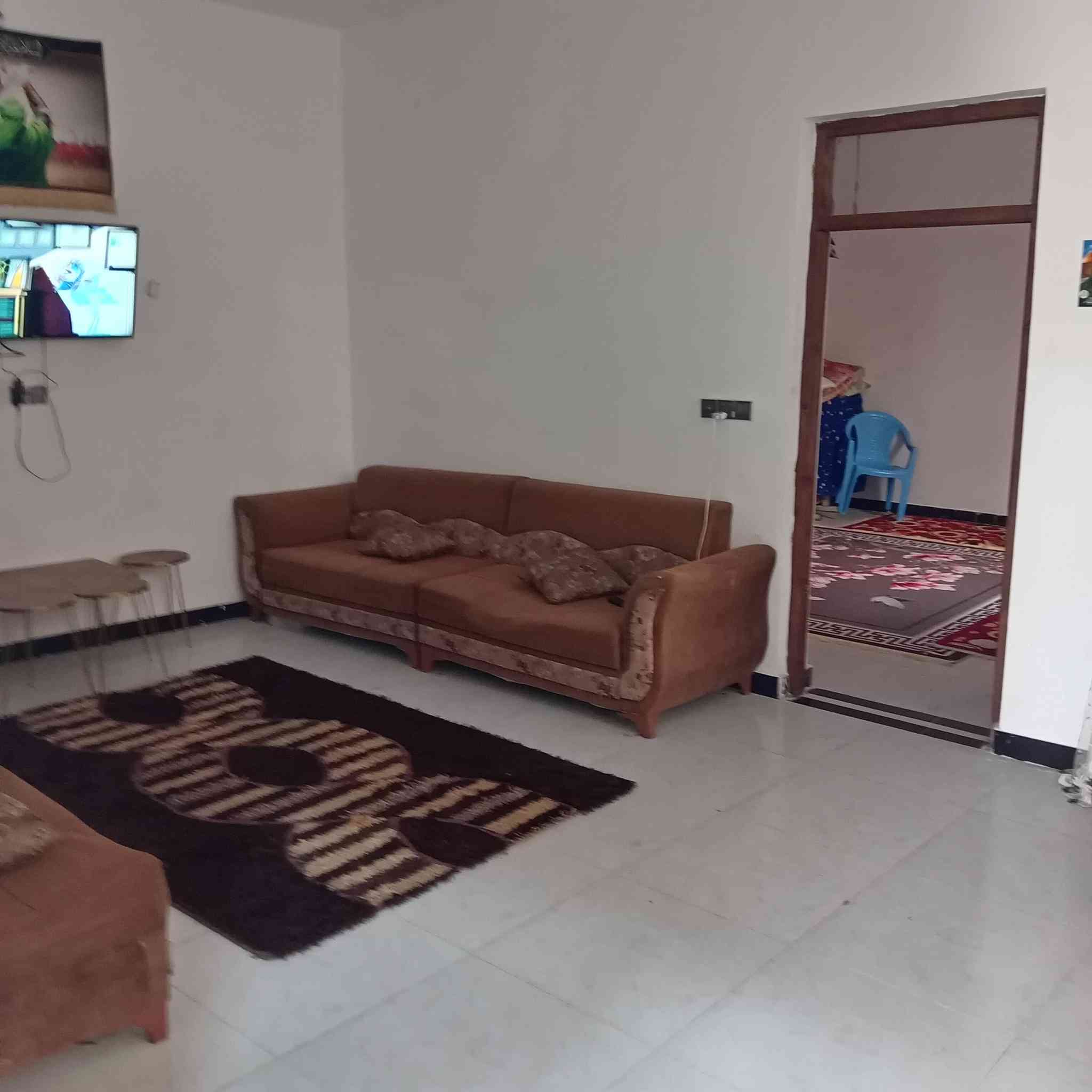 بيت جديد للبيع حي لأمين مساحته 230 م بناء 2غرف وصاله مطبخ واستقبال وحمام طارمه حلوه تفاصيل أكثر على رقم ***********
