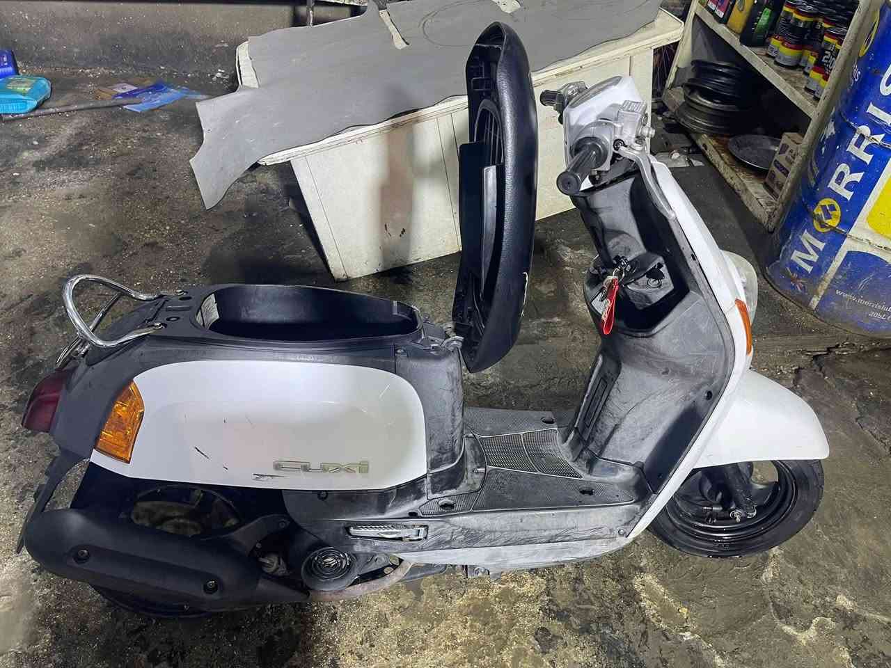 سلام عليكم دراجه بوليس للبيع مناسبه وحلوه وجديده يرادله بس سيت كفر كلشي مناقصه تخبل الدراجه خاص او ***********
