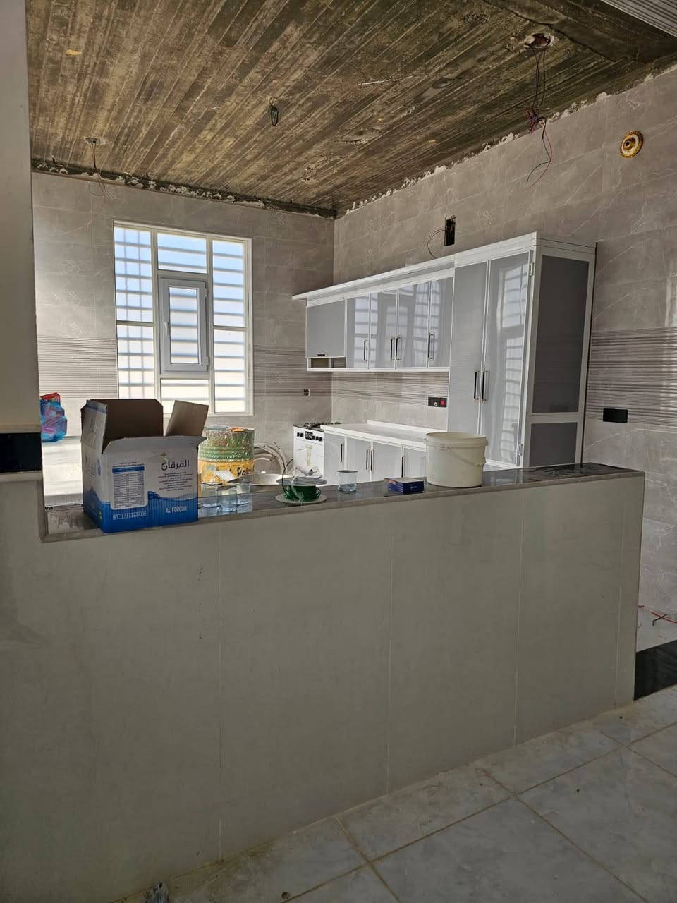 #بسم ـ الله / بيت للبيع مكان مميز العباسيه حي المنتضر مساحه الارض ٦٢٧ بناء ٣٠٠
٣ غرف نوم 
ستقبال 
درج دور 
البيت هستوه كامل بعده مامسكون المعرفة السعر الانتصال *********** او مراسله واتساب
