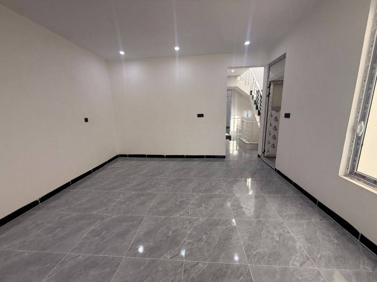 #عقارات_ابو_وسام
🔸سند طابو يتسجل بإسم اي عراقي
📍أربيل-بيت للبيع 8حساروك قرب سايدين لاوان
 
➖مساحة 140M طابقين 
يتكون⤵️
➖6غرف نوم 
➖استقبال-صاله-مطبخ-مجموعه صحيات-كراج

📸 السعر والصورة متوفرة على قناتنا الرسمية في التليكرام 👇
🔗 https://t.me/Hassanabowissam
تابعنا الان وشوف احدث العقارات يوميا ع الصفحه الرسميه في فيسبوك
🔗https://www.facebook.com/share/1FHZ1d86H9/

📞 تواصل مباشر واتساب أو اتصال:
📱 ***********
📱 ***********

#عقارات_اربيل #شقق_للبيع_اربيل #بيو_لبيع_اربيل  #فلل_للبيع_اربيل #مجمعات_سكنية_اربيل
 #عقارات_كردستان  
#استثمار_عقاري_اربيل #عقارات_بغداد_سليمانية_اربيل  #عقارات_شمال_العراق  

⬅️ الأسعار والصور داخل القناة… لا تفوّت الفرصة

تابعنا الان وشوف احدث العقارات يوميا 🏘️
🔗https://t.me/Hassanabowissam

7 دفتر 50 ورقه
