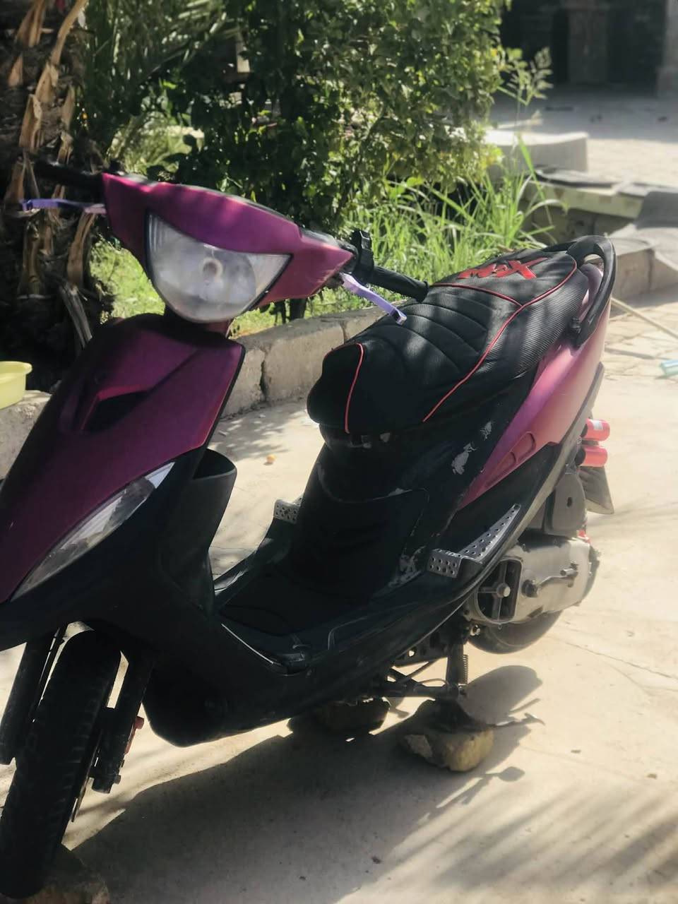 السلام عليكم دراجه ماكس عدله للبيع  الدراجه نضيفه كلشي ممفتوح بيها تجي تشوفها بعيك ع هل نضافه العنوان كربلاء منطقه الشبانات السعر 500 ومستعجل عليها  ***********
