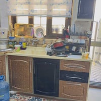 كاونتر خشب • سطح مرمر • السنك ٣م