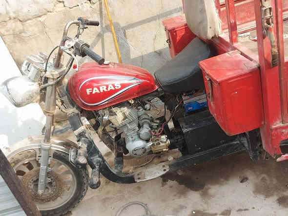 امتيار بدي تفصال جبير وشاصي مطولينه من وره أوراق 13 شغاله سلف هورن لايتات صطابات وره لالحيم ولاخياس 
بس بيه المكينة اذب دهن من مكان السلف رايدله كازكيت

قفله بدون عمله لاداهرك ولاادهرني ب750 قفل

مكاني القرنه المحكمه جسر المشاة ***********
