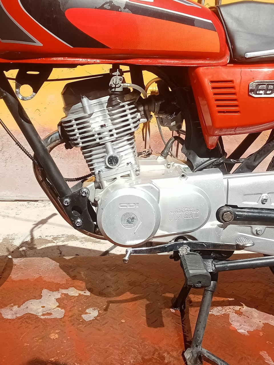 السلام عليكم دراجه اربعه قير نامه موديل 21 اوراق كامله مكينه ما مفتوحه مكينه حلوه ناعمه لا تدخن ولا صوت
دراجه قاعده حلوه عاوزها بس راسطه مكاني النجف سعرها 500 وبيها مجال
***********
موجود واتساب
