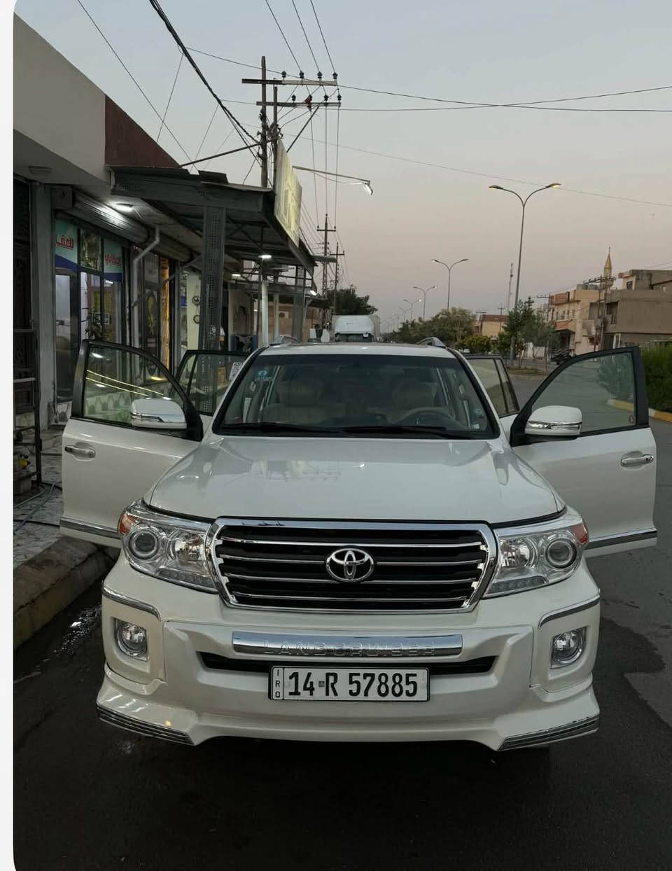 سلام عليكم لندكروزمديل 2013 سياره كفاله عامه سياره حلوه مابيه نقص جاهزه على اخر حبايه تبريد ثلج مكينه 6 سلندر مامفتوحه بلاد ولا تنقيص ولا اي شي سياره كلش بعد احله من الصور السياره ولستفساره اكثر اتصال على ارقام التاليه ‭0770 353 8729‬ / ***********  مكان السياره كركوك البصرة, العراق
