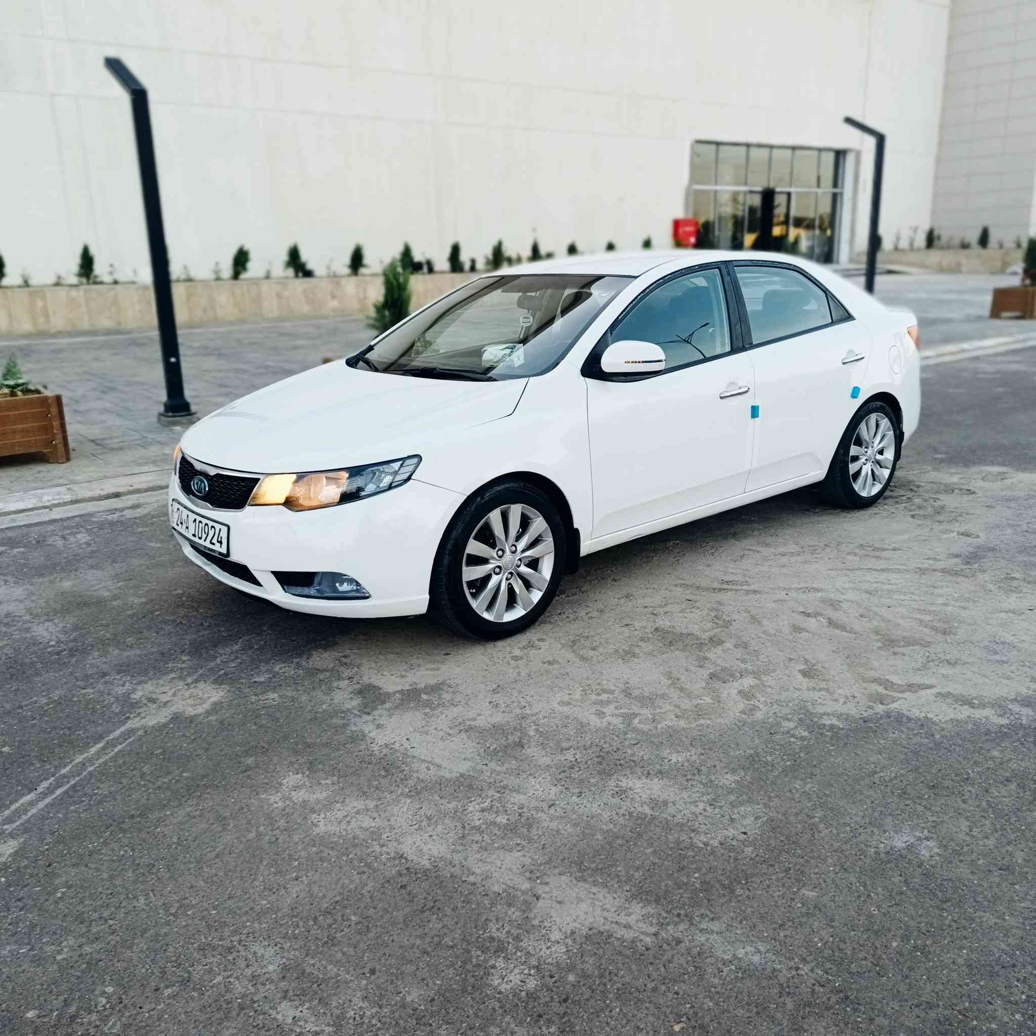 السلام عليكم بيع مستعجل بسعر مناسب ١٠٧ ورقه
كيا سيراتو 2013خليجي ابيض ثلجي فول مواصفات عدى الفتحه
رقم شمالي دولي سنويه لل ٢٠٢٩ بأسمنا
شرط الغرامات والتحويل 
✳️محرك 1600شرط ما مفتوح 
✳️كير اتوماتيك 6نمربدون اي عيب مال بيت"
تدفئة /تبريد/كهربائيات/صدر/تايرات/كلها مكفوله 
🚘سياره جاهزه شرط برغي ما ناقصها  ماشيه ٢٠٠حقيقي استخدام شخصي
☸️ملاحظه///السياره مكفوله كفاله عامه من الدعاميه للدعاميه شرط الفحص
تايرات 4️⃣ جديدة 🆕 
صدر امامي خلفي كلا جديد 🆕 
☮️ السعر ١٠٧ورقه
مكان السيارة صلاح الدين تكريت 
***********
***********
