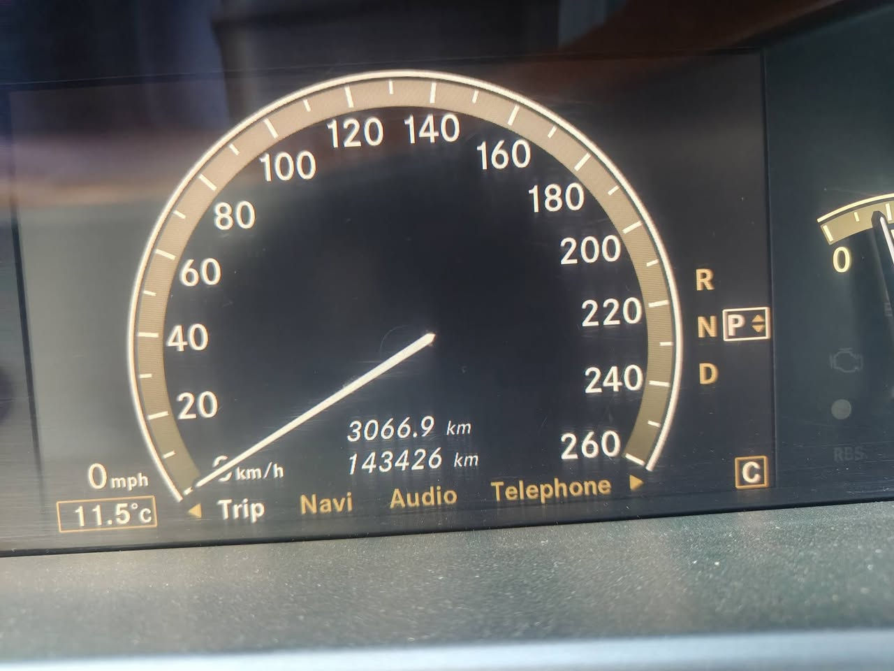 مرسيدس أس كلاس
Mercedes_Benz  S 350  V6.g)  

للبيع 

تفاصيلها ومواصفاتها :⬇️

_موديل ⬅️2009 أصل♦️)

_اللون  🎬 اسود ملكي 
صبغ فقط جاملغ امامي 

_سعة محرك ⬅️  6 سلندر 

_رقم اربيل بأسمي مداور ثاني يوم

_المقاعد🚘 الأمامي 
 ( كهربائي  -خزن - تبريد - تدفئه - و جلد )

اناره محيطيه 

بصمه دخول ذكي 
_
نايت فجن
فتحه سلايت

_ستيرن ⬅️ تحكم كامل - كهربائي- تحديد سرعة 

_ بردات جانبية وخلفية كهربائي 5 بردات 

_أبواب شفط+ صندوق شفط + مرايات شفط

_ ويل كب 20 amg 

_تخم تاير جديد

_ جوبلسات تصعد وتنزل السياره

_ سايد بريك كهربائي  (دكمة)

_كير سبورت في الستيرن(يمين ويسار) شفتات

_ لايت زنون داينمك عدسه.   
بغداد حي الجهاد مجمع السلام 

***********
