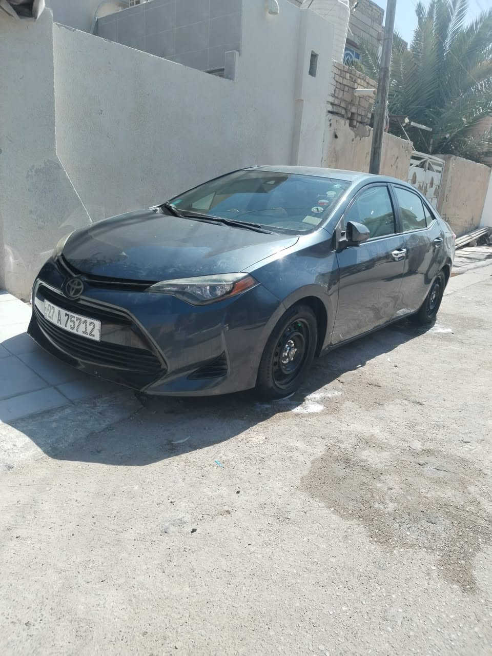 السلام عليكم ورحمة وبركاته اخوان سياره كورلا مديل 2017فئه LEالسياره جديده مال بيت ونضيفه كلش رقم جديد وبئسمي اريد اروس بجارجر 14 السياره نضيفه الله شاهد ماشيه ٨٢ الف رقمي *********** معلموه الويلاه والتواير جديد ضامهن وشاد  ذني والسياره بيهه طخه شبر وكافه بلباب وطكه ابو دراجه والباقي كفاله
