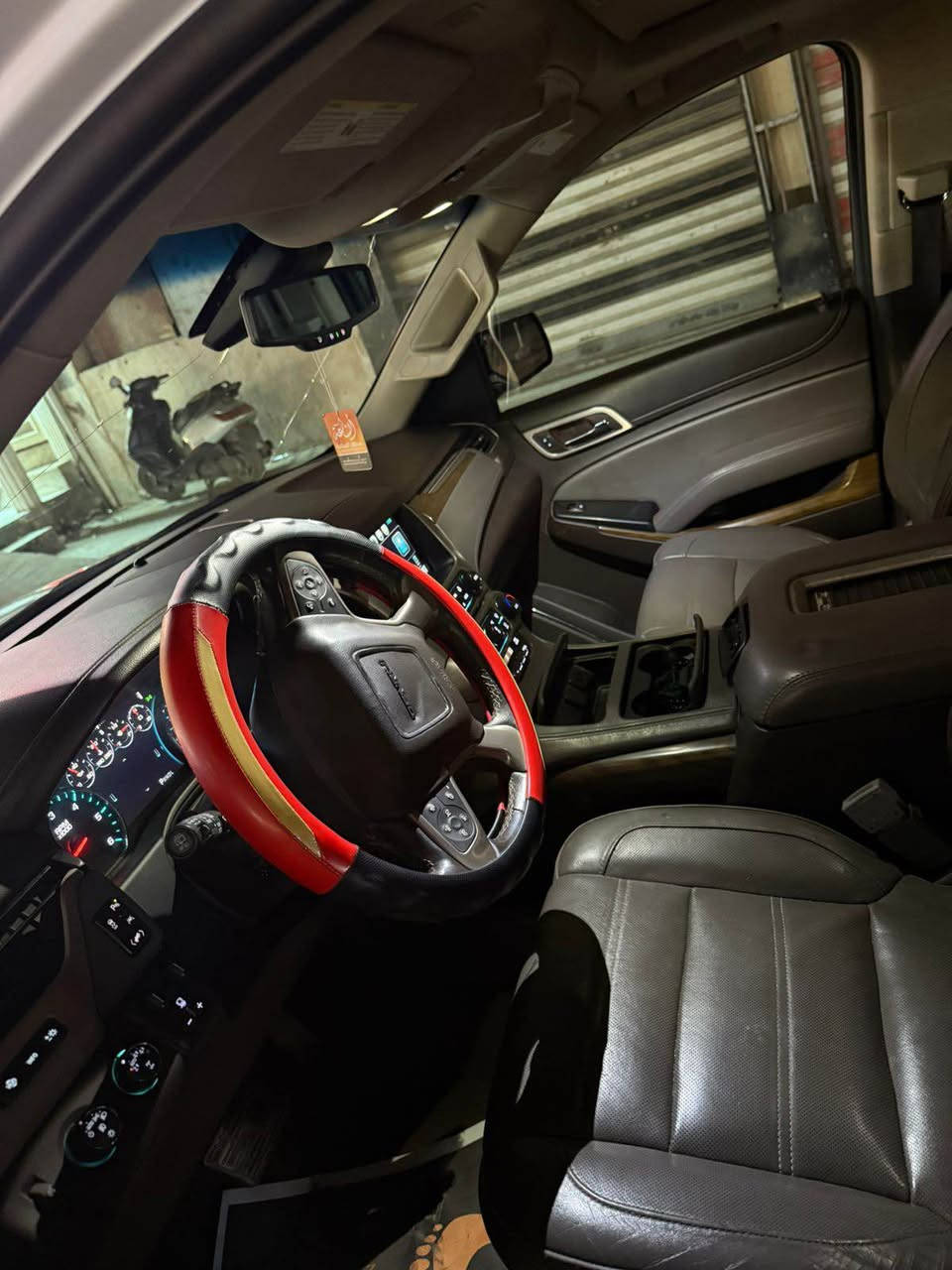 جمسي دنلي فول مواصفات (vip) 
جكات 1/1  موديل: 2019 / 
 
السيارة بيهه جاملغ وبنيد 
مواصفات: 
فور ويل +تو ويل+اوتو
بصمة وتشغيل عن بعد
  فتحة سلايد 
سيستم سماعات كلش عالي 
داتا شو وعرض على الجامة الامامية
شاشه بسقف 
لايتات زنون اصل عدسات
بلاجكتور زنون LED 
بصمة ابواب 
تشغيل عن بعد 
كشنات  كهربائي 
كشنات خزن 
كشنات تدفئة وتبريد 
كشنات خلفية تدفئة 
كشنات مساج
دبلات كهرباء  
رادار امامي خلفي 
رادار نقطة عمياء 
رادار خط شارع 
صندوك كهربائي 
شاشات عدد 2
حساسات امامية خلفية 
مرايات كهربائي 
عدم تصادم
توقف ذاتي
*********** عمارة, ميسان
