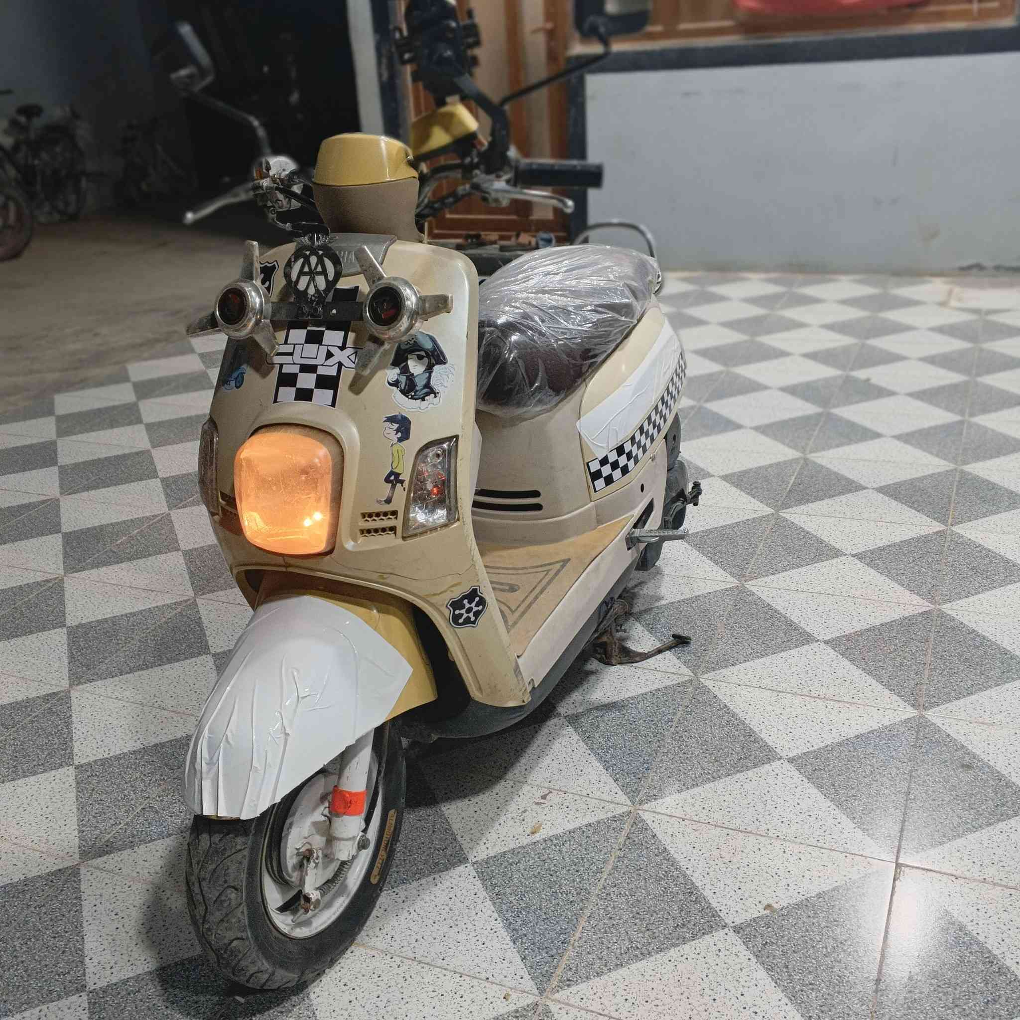 السلام عليكم دراجة للبيع ماكس بوليسي الدراجة حلوة الدراجة ما ناقصهة برغي بوشة بلادي 49 الدراجة نضيفة حيل مكينة ناعمة ما تسمع صوتهة العنوان ديالى خان بني سعد السعر 525 وبيهة مجال الرقم ***********
