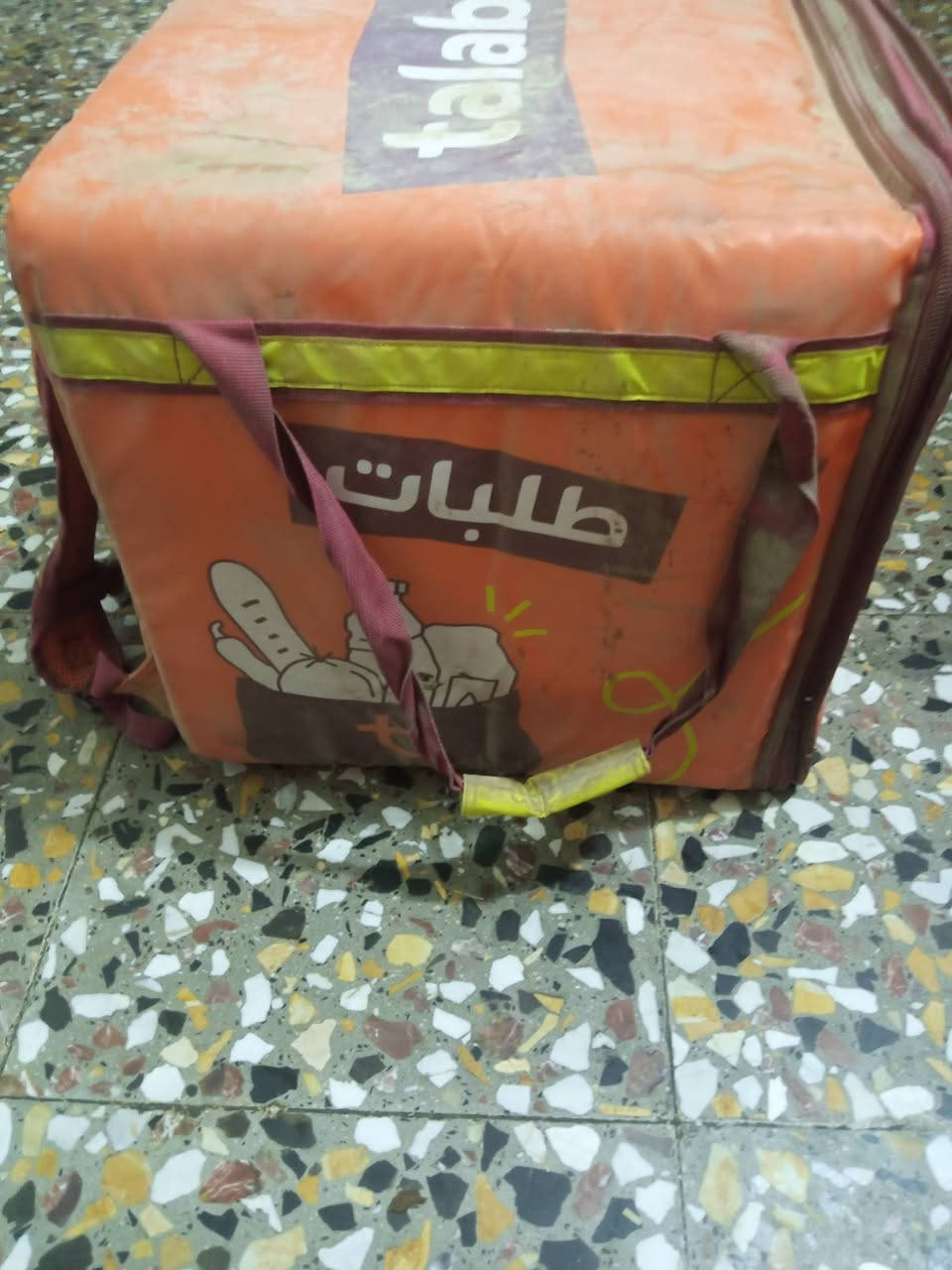 سلام عليكم اخوان بوكس طلبات ما مومستخدم خلاص وهذا الي عليه مو وصخ هذا تراب السعر مناسب جدا المكان حي الجهاد ***********اتصل متواجد واتساب ورقم
