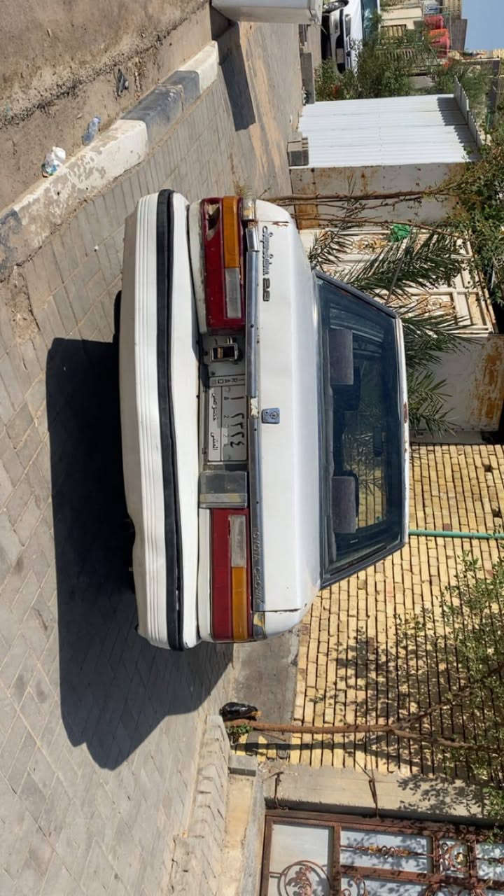عدنه سياره سوبر للبيع شغاله بالبصره السعر ٢٨ ورقه هذا رقم صاحبها ابو باقر ***********
