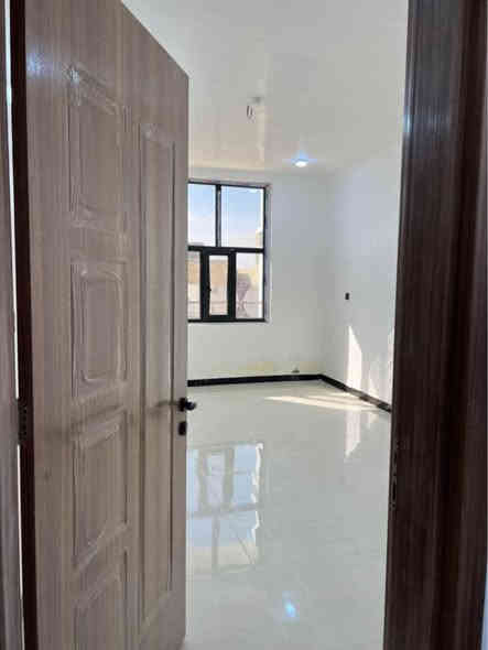 السلام عليكم بيت مساحه ١٢٥ متر طابقين بناء حديث كربلاء حي الامل يبعد عن الامام الحسين عليه السلام ٣ كيلو للإستفسار ***********
