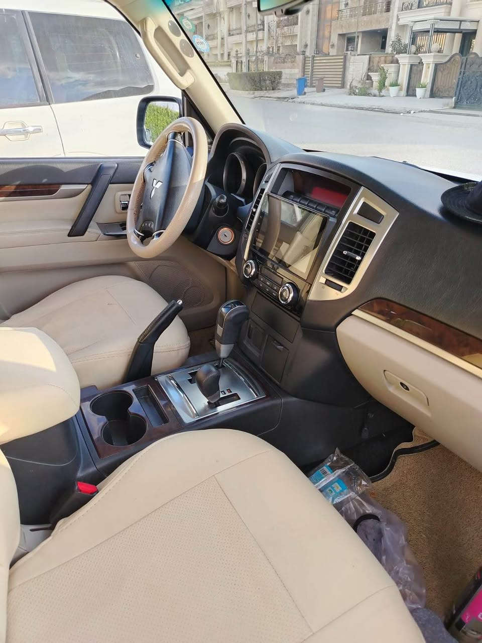 Pajero 2018 باجيرو 

  *********** موبايل 📲

ماشي ١٧٠ كيلومتر 

 💪🏻باجيرو ٢٠١٨ محرك ٣.٥ 
 
 بدون صبغ 

تحديد سرعة
 مرايا شفط
  سقف سلايد
  شاشة ايباد  
كامرة خلفية    

ارباك   ✔️ محرك ✔️  كير  ✔️ 
دبل اكسل  ✔️  

كل شي بشرط  و ما مفتوح و نظيف.👍🏻   

سنوي و رقم و هزة جديد
و سيارة باسمي  

***********  📲 أربيل, العراق
