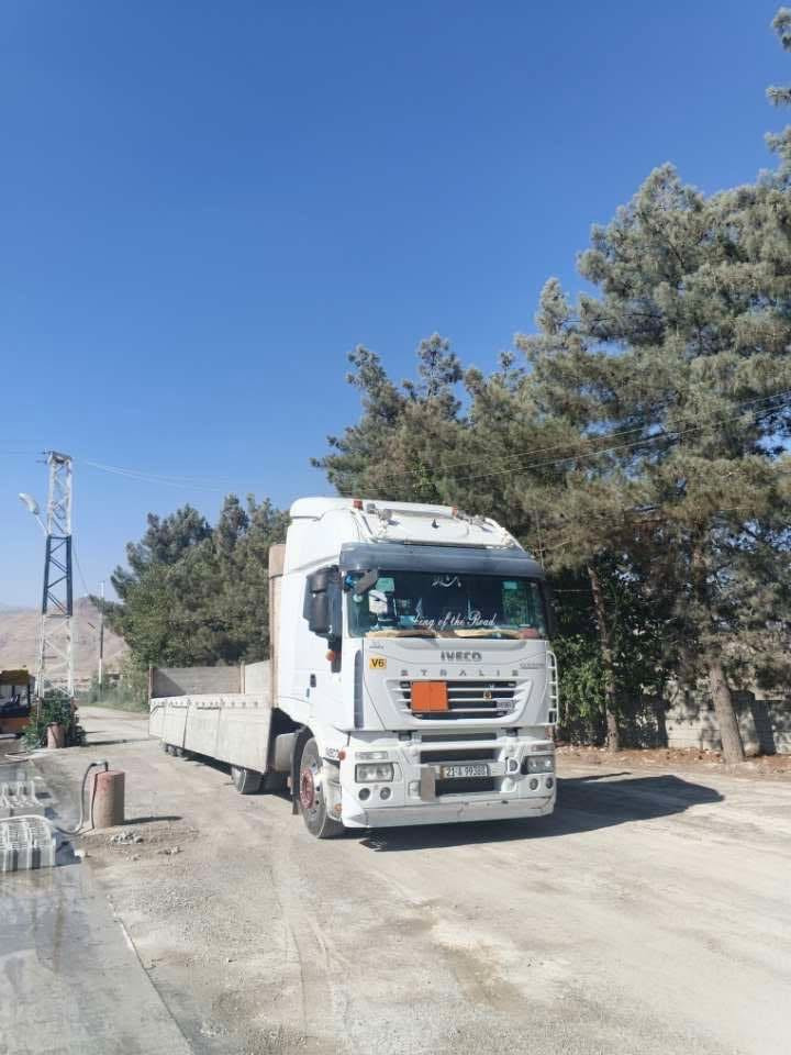 بؤ فرؤشتن
ئەڤیکؤ
فول مواسەفات 
مؤدیل ٢٠٠٤
تؤماتیک 
ریتایدەر ئاوو 
بؤیلەر
ویل کرؤم
هؤرن بەراد
تاقم تایە لؤک
گێرو مەکینەو ئەکسل و شانسی بەشەرت
ئەو فلاتە و تەنکی لەسەر رەبتە
فلاتەکەی دەبل تایە سەفحەی ٨٠
رەقەمو سەنەی تازە تاکو ٢٠٢٩بەناو خؤمانەوەیە
دەعامی پێشەوە بؤ دەعامی دواوە بە شەرت 
***********
ڤایبەر واتس ئاپ👆

