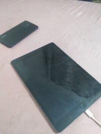 آيباد ٩ • ٢٥٦ • نظافة ٩٠%