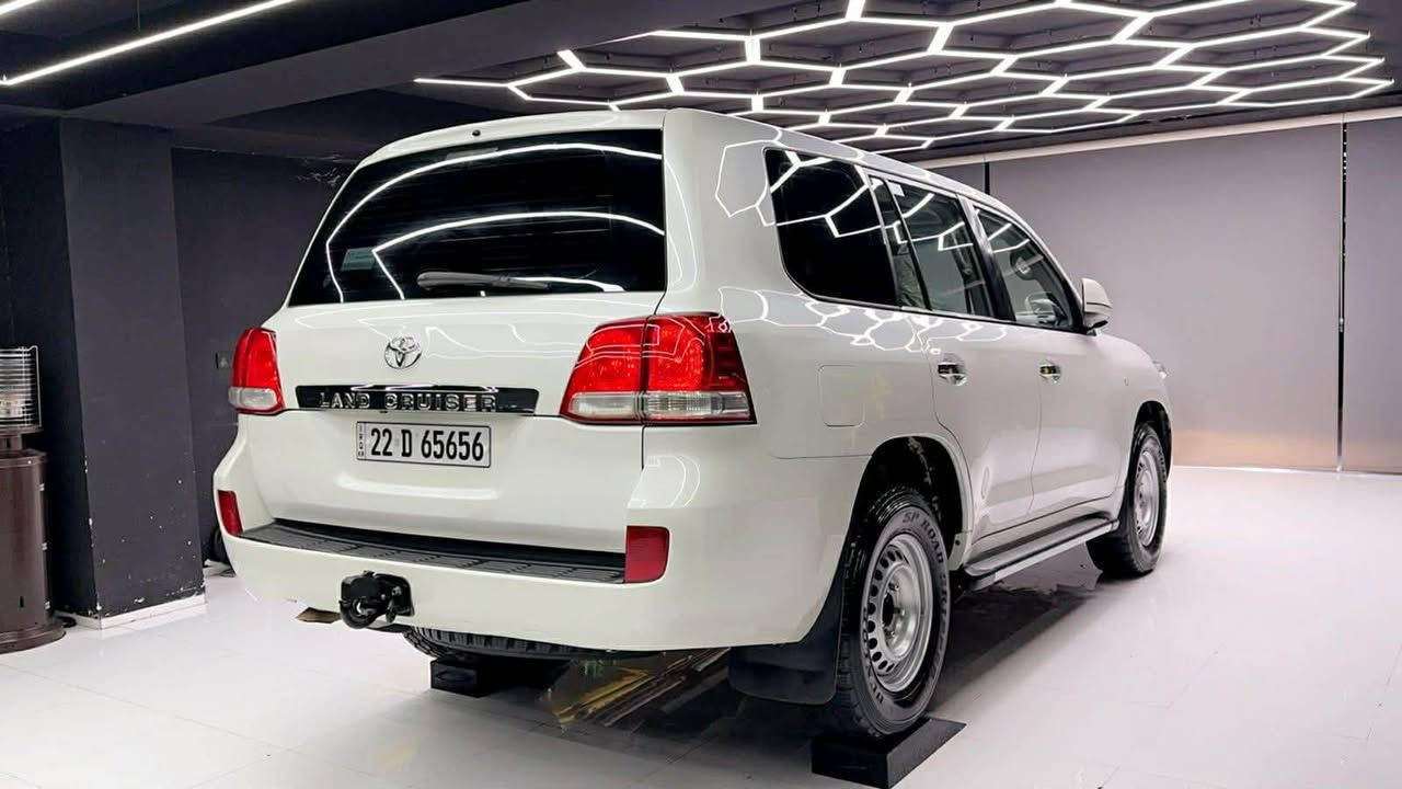 سلامون عليكم 
Land cruiser 2011 GX
وةنةوشةي ٢٠١١ GX 
سةيارةكة زور خاوين ماوةتةوة مالي دوستة بي مةسروف يةك دينار مةسروفي تيا نيية رةسمي سونةرةكةيم داناوة بةس مةكينةي كراوةتةوة ئةو رةقةمة جوانةشي لةگةل داية 
سعري :310 مةعامةلةيةكي برايانة 
ژم/ ***********
ژم/***********
ناونيشان/ چةمچةمال شمشمل, السليمانية

