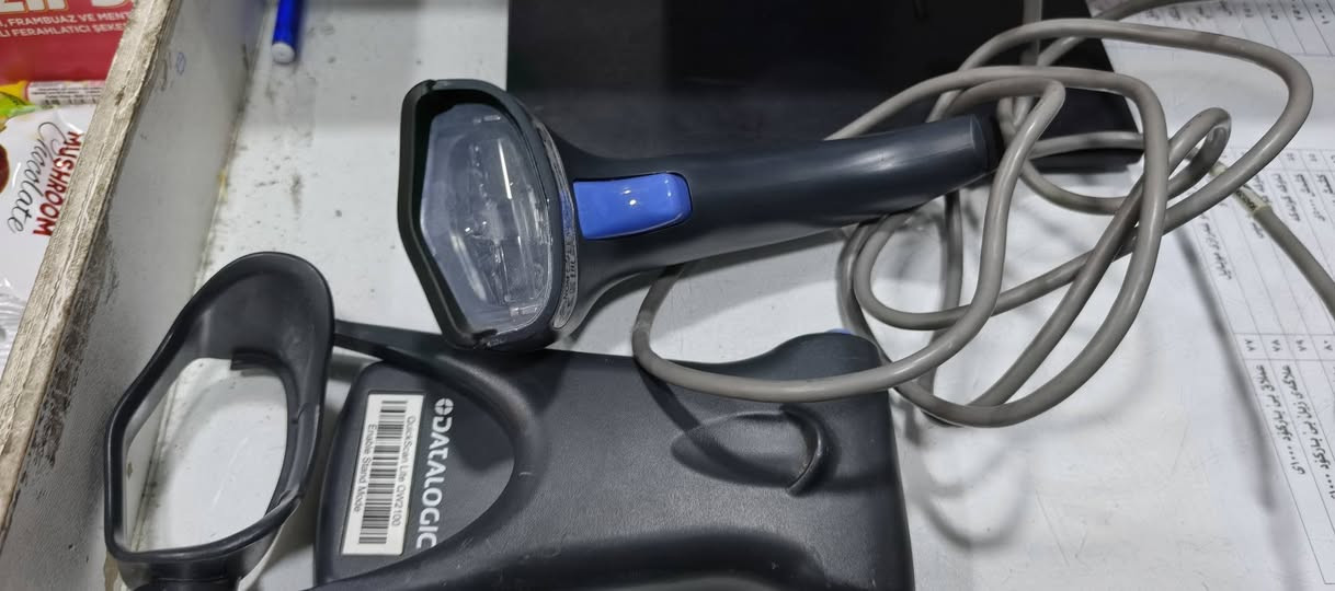 جیهازی کاشێر بۆ دوکانداڕەکان ئەبێت بەشەرتی ئیش کردن بێ عەیبە مارکە DELL کاملە شاشەکەو جیهازی بسولەکەوو لەگەل جیهازی بارکۆدەکە  وایەری بیلادی خۆی لەگەڵە سعری خوار باازار تەنها 125هەزار (***********)
