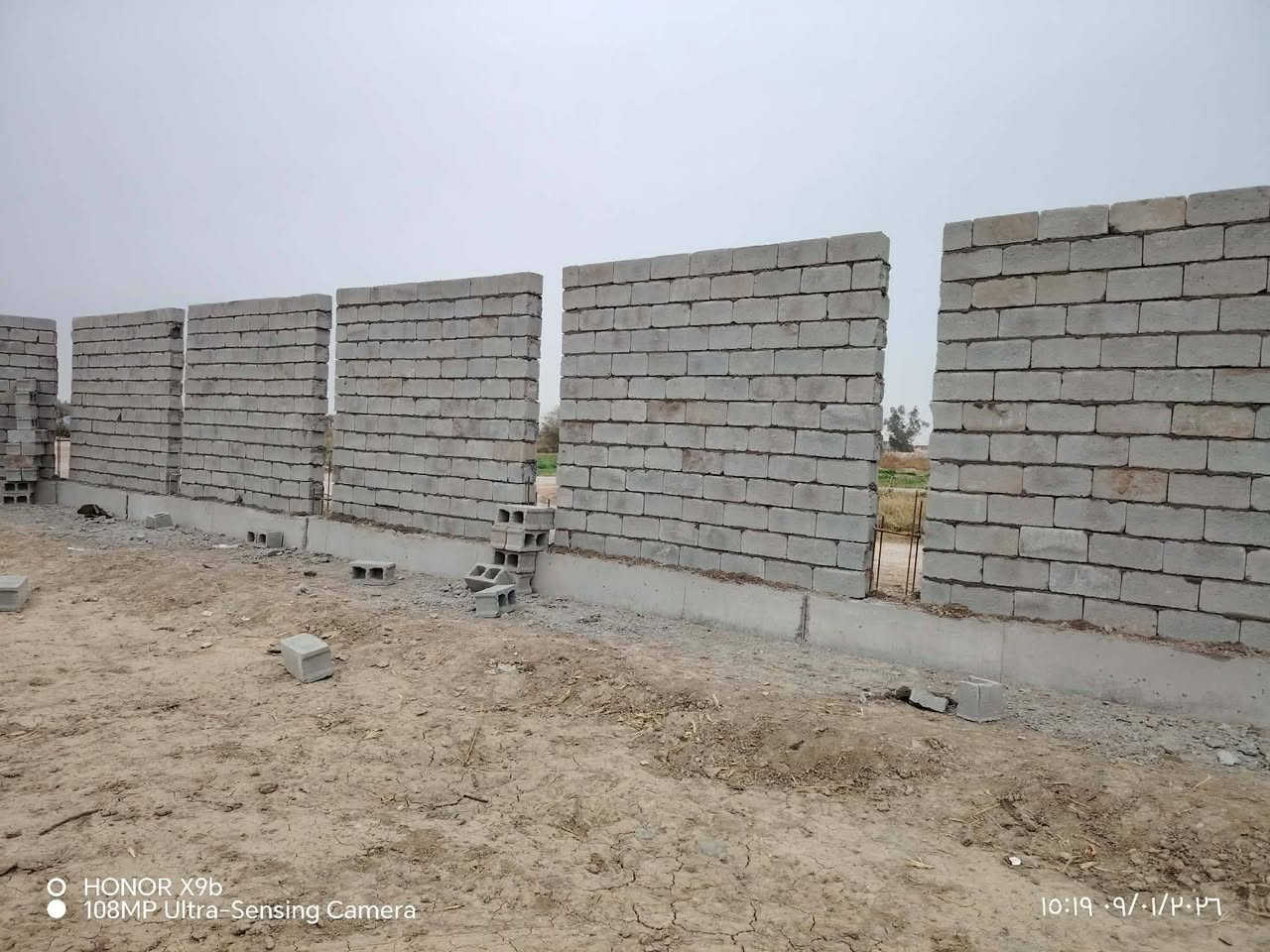 السلام عليكم يوجد خلفة بناء بلوك طابوق شغل درجه اولى متفرق حاليا للاستفسار التواصل على الواتساب او الاتصال على الرقم التالي ***********-  ***********
